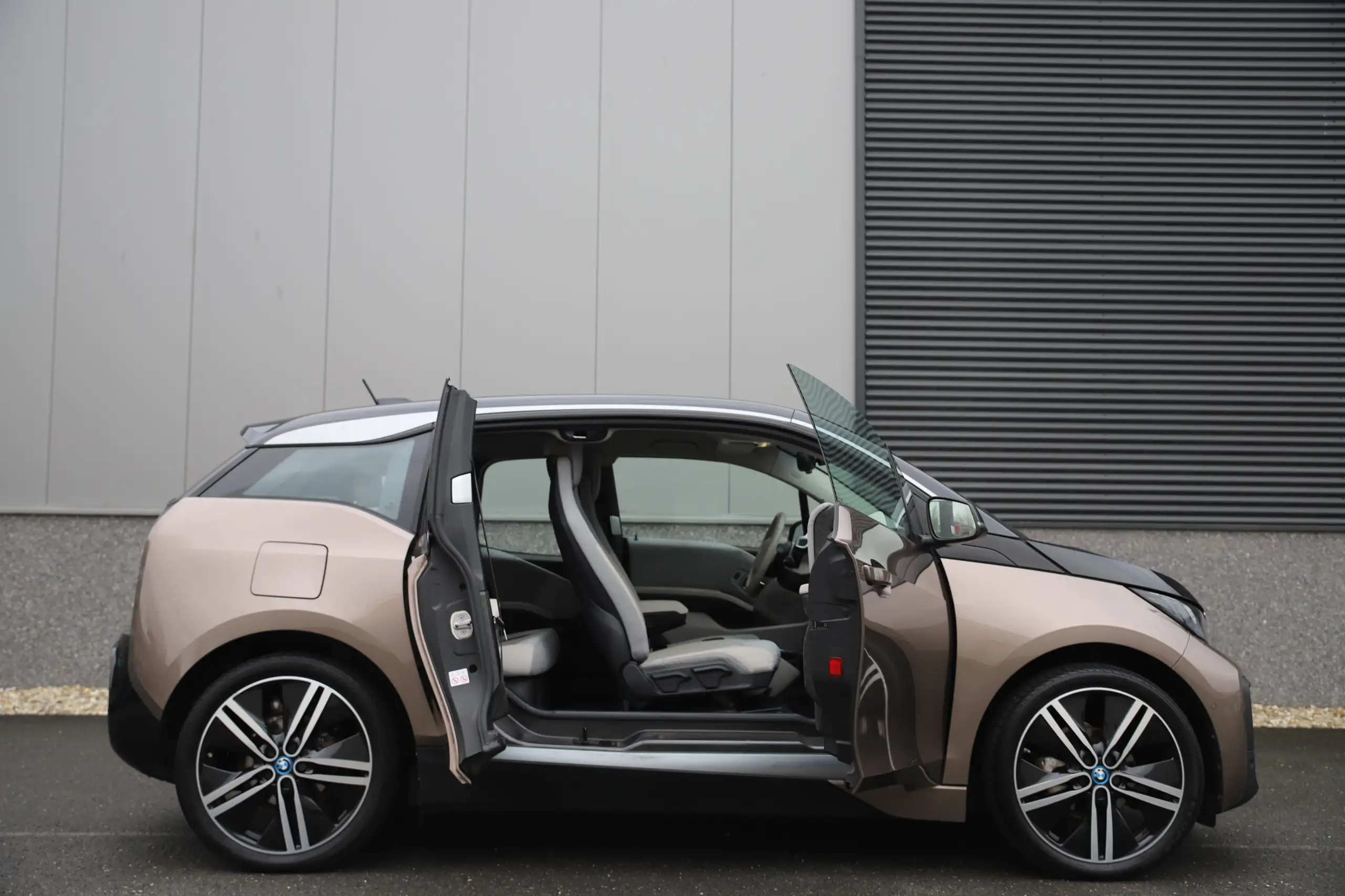 BMW - i3