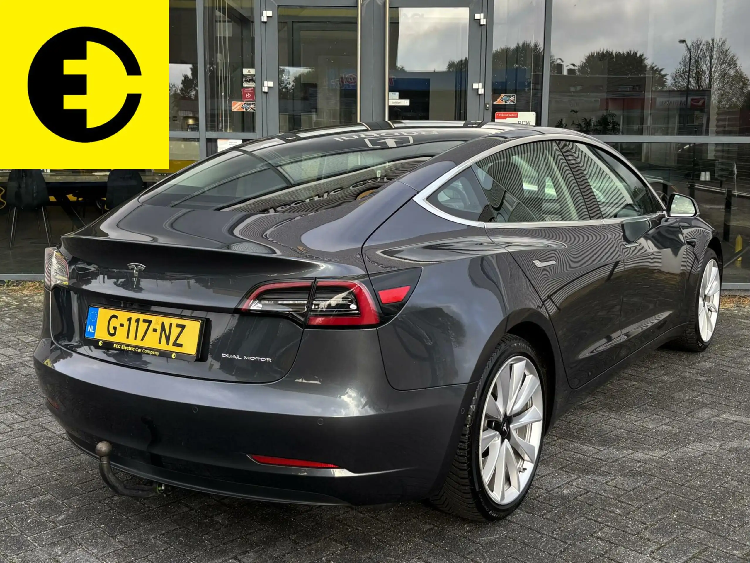 Tesla - Model 3