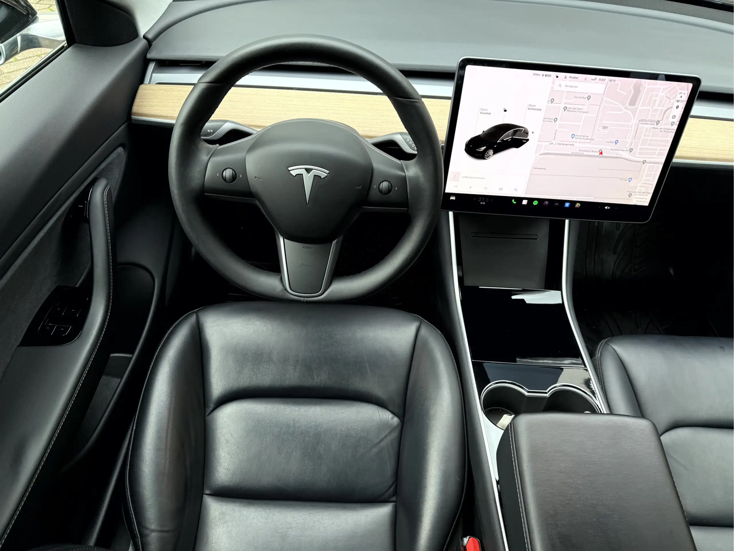 Tesla - Model 3