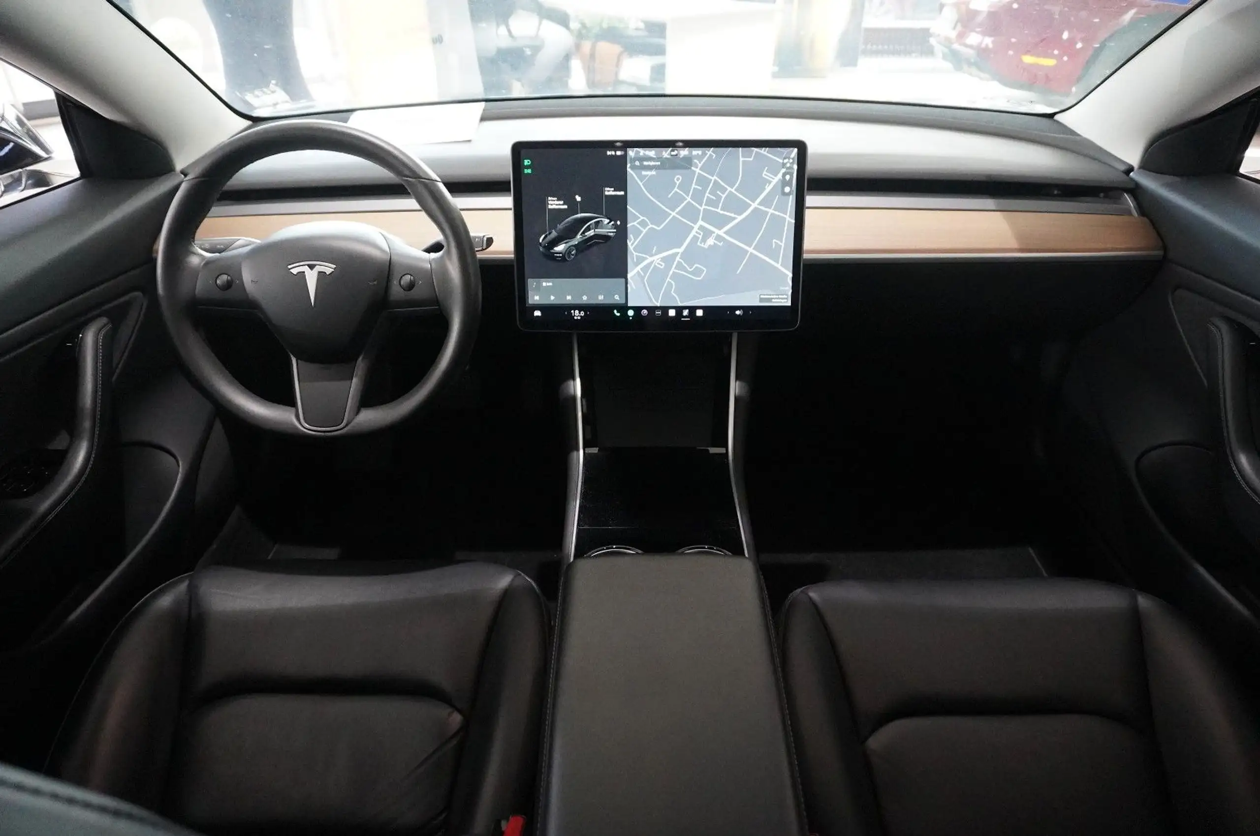 Tesla - Model 3