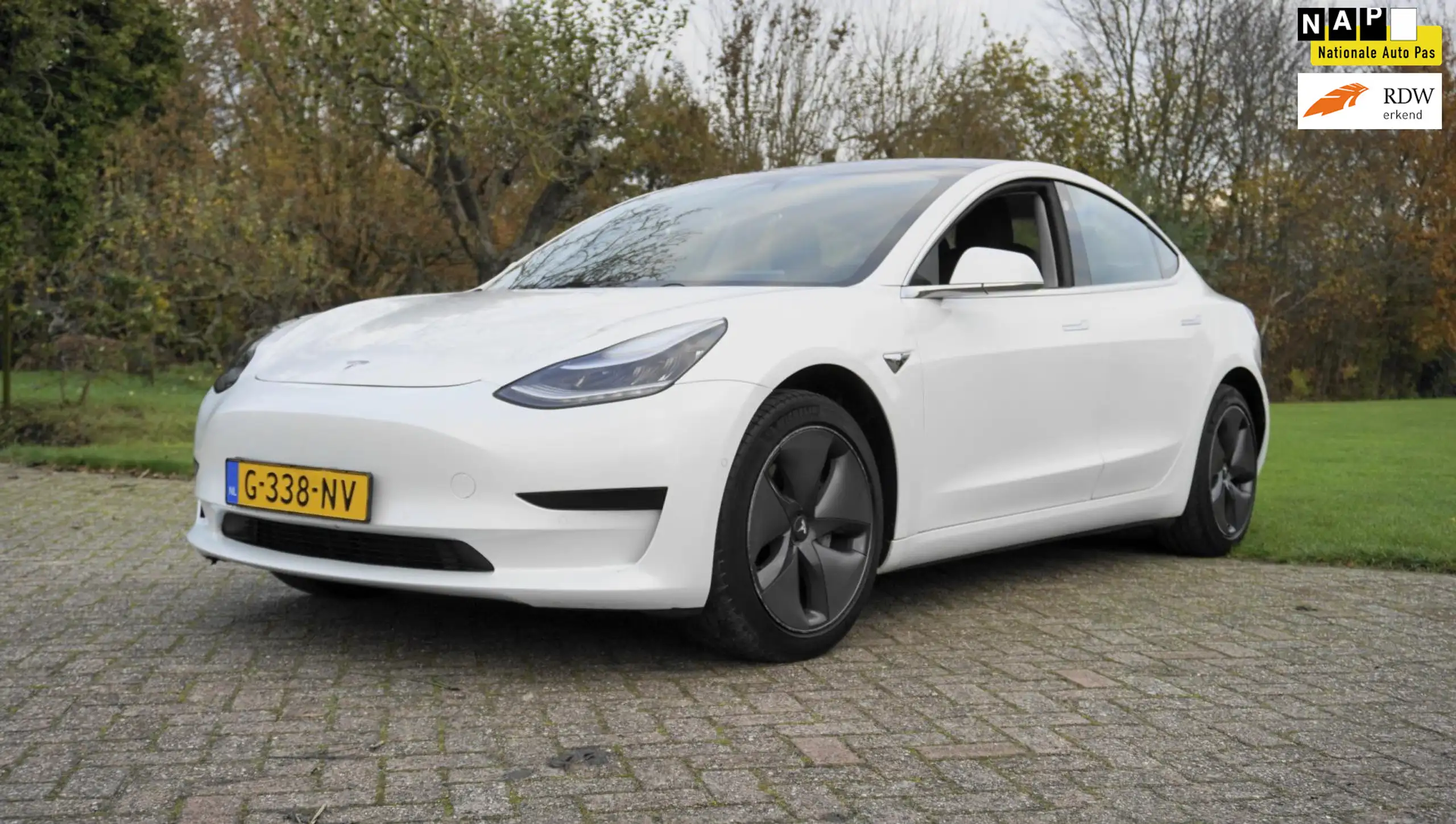 Tesla - Model 3