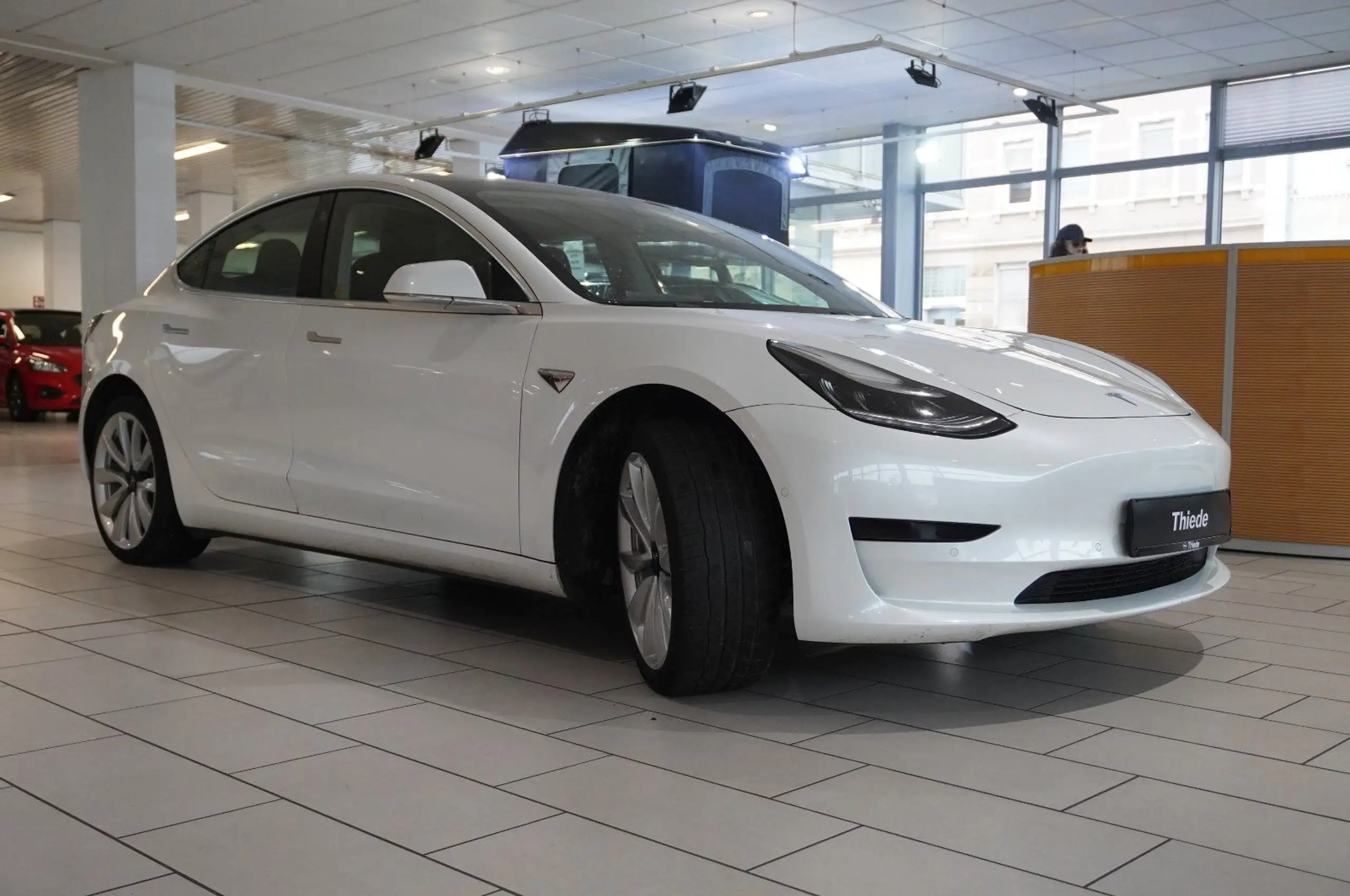 Tesla - Model 3