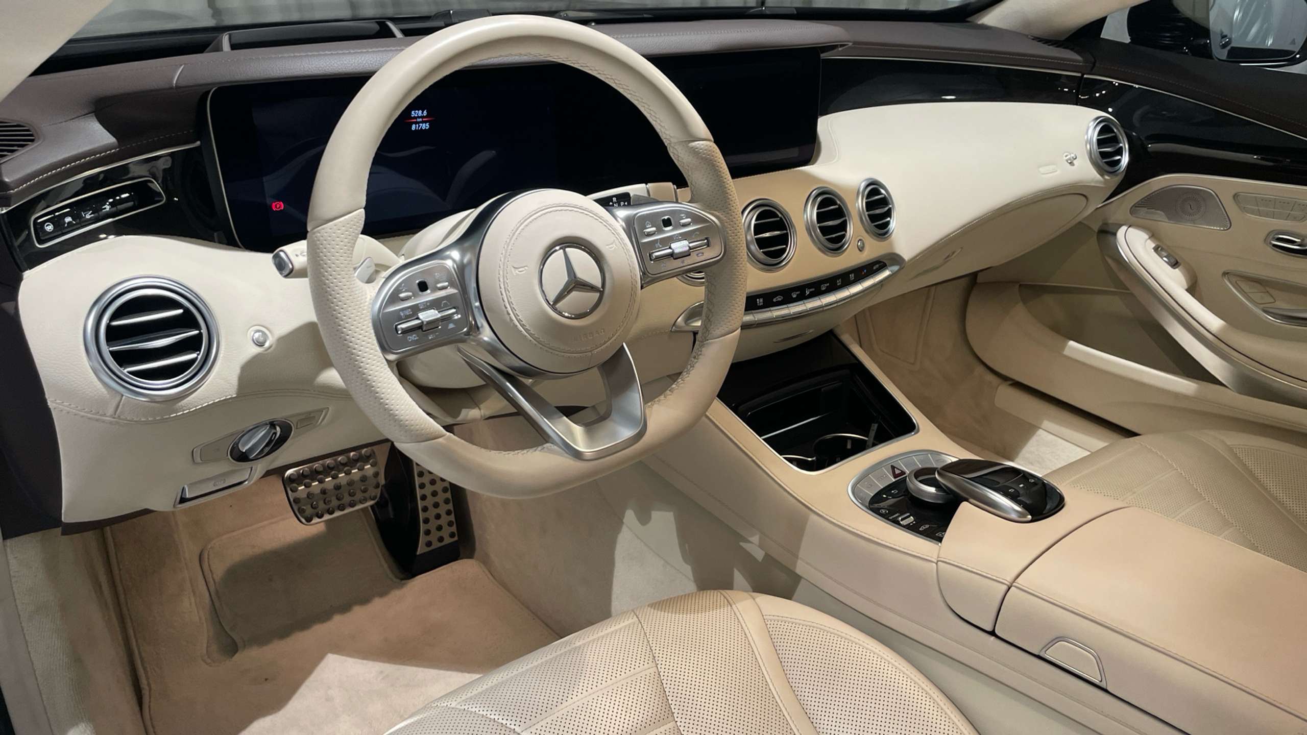 Mercedes-Benz - S 560