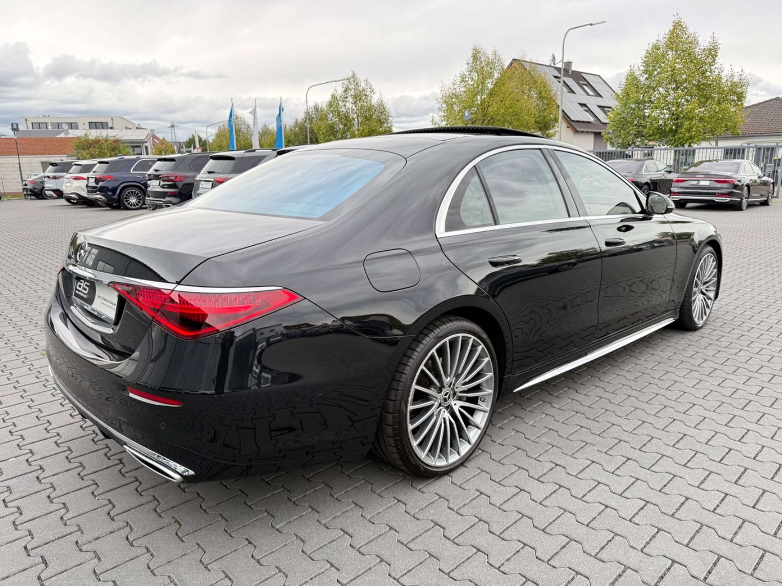 Mercedes-Benz - S 400