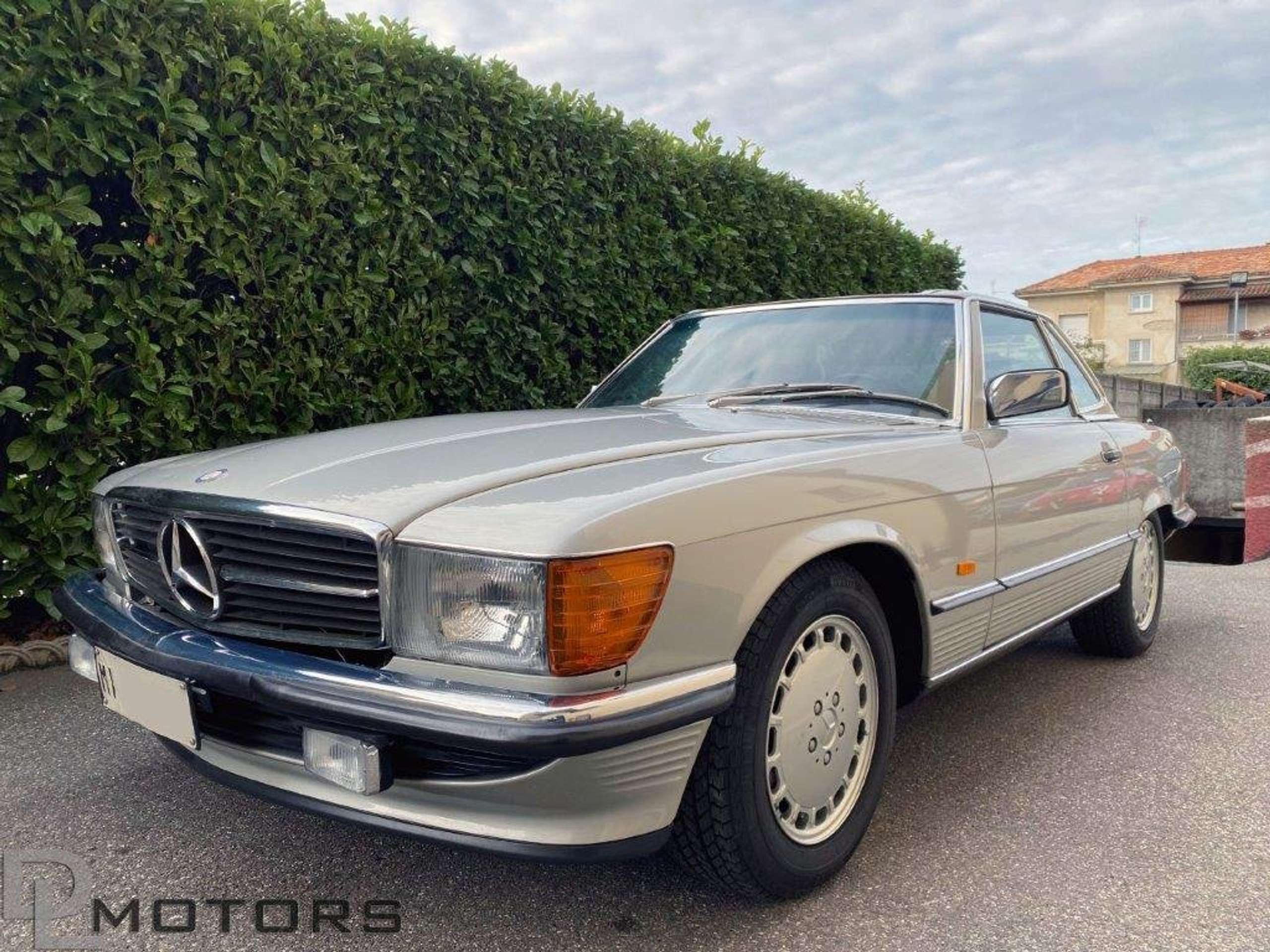 Mercedes-Benz - SL 300