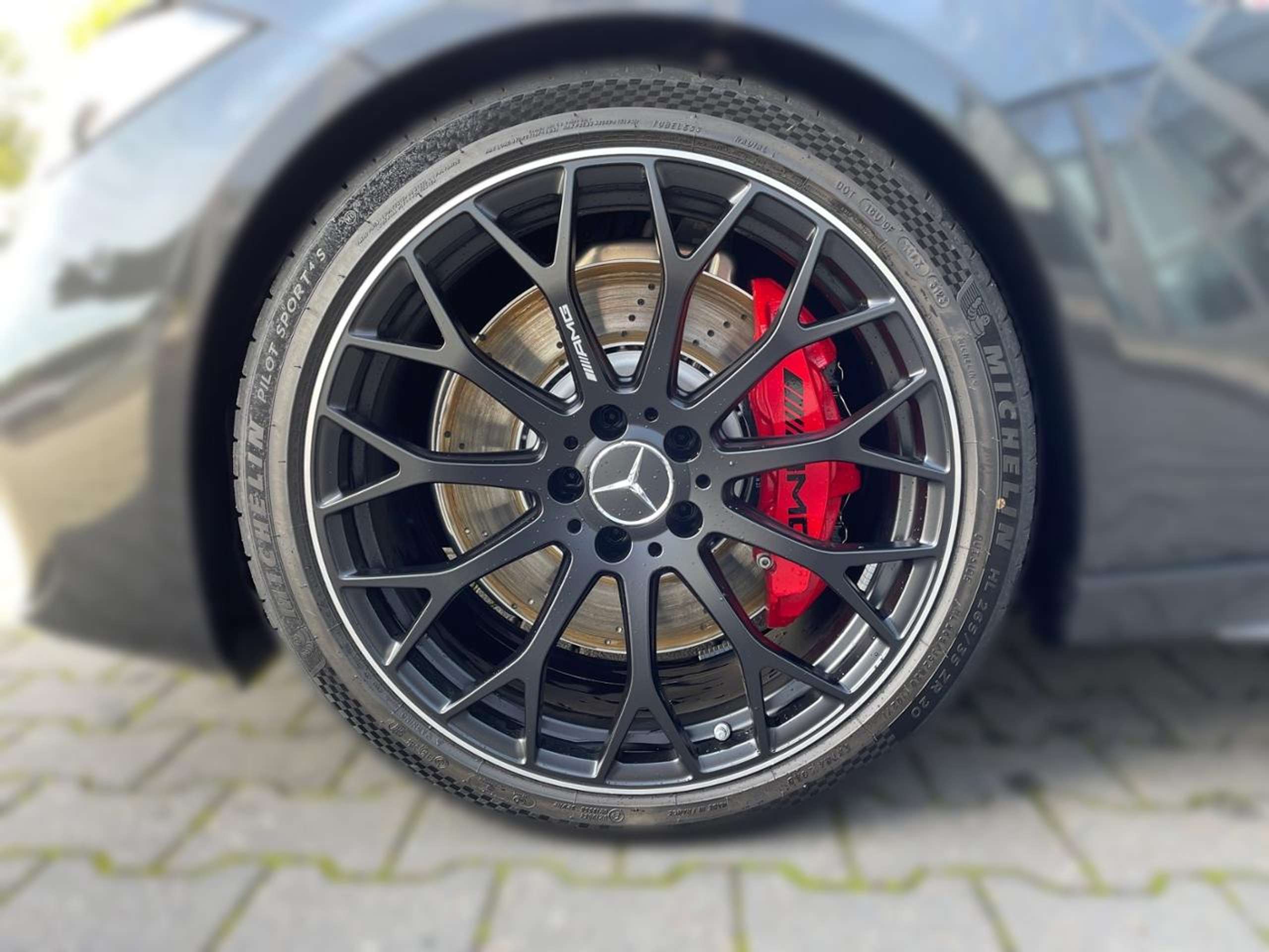 Mercedes-Benz - C 63 AMG