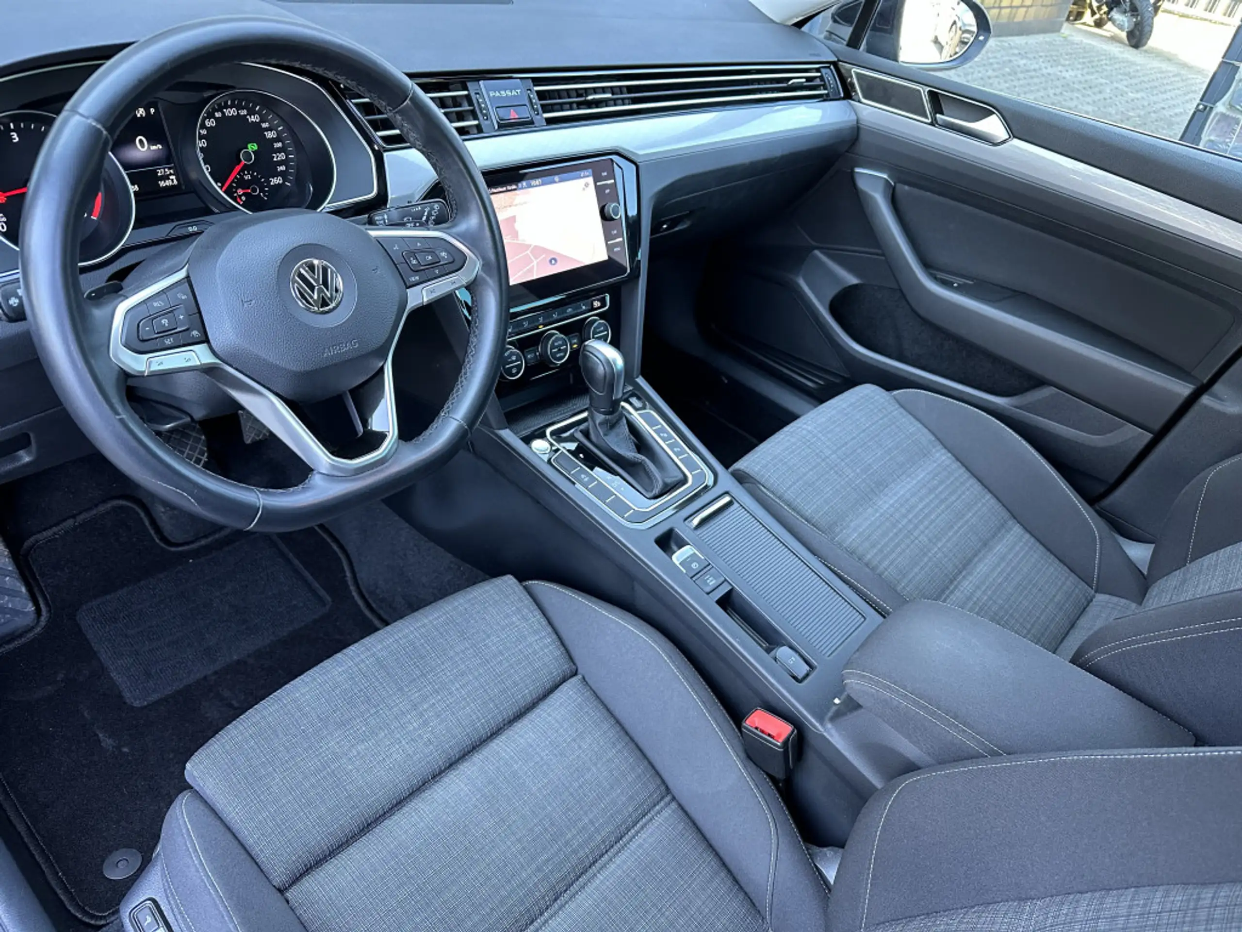 Volkswagen - Passat