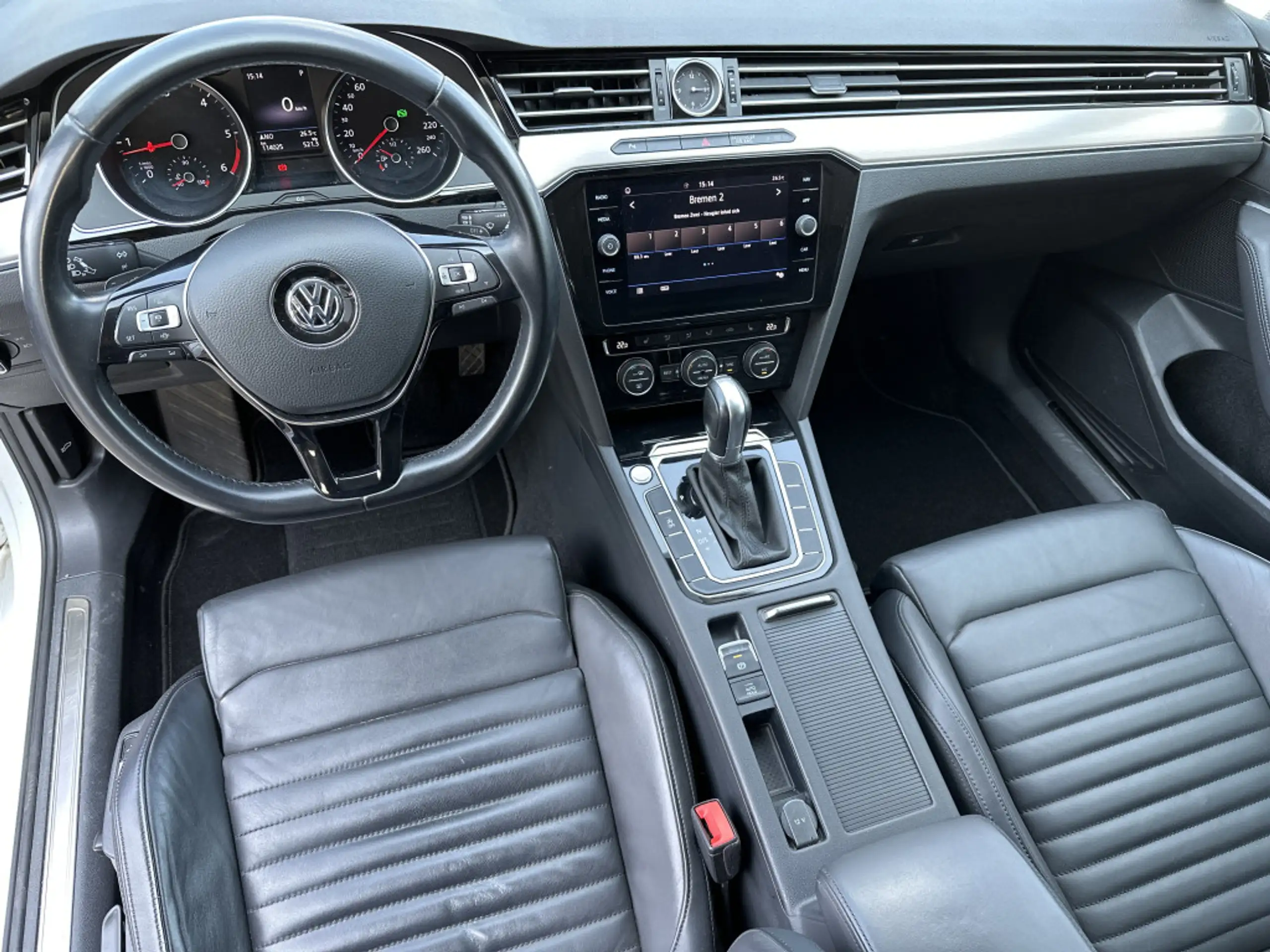 Volkswagen - Passat