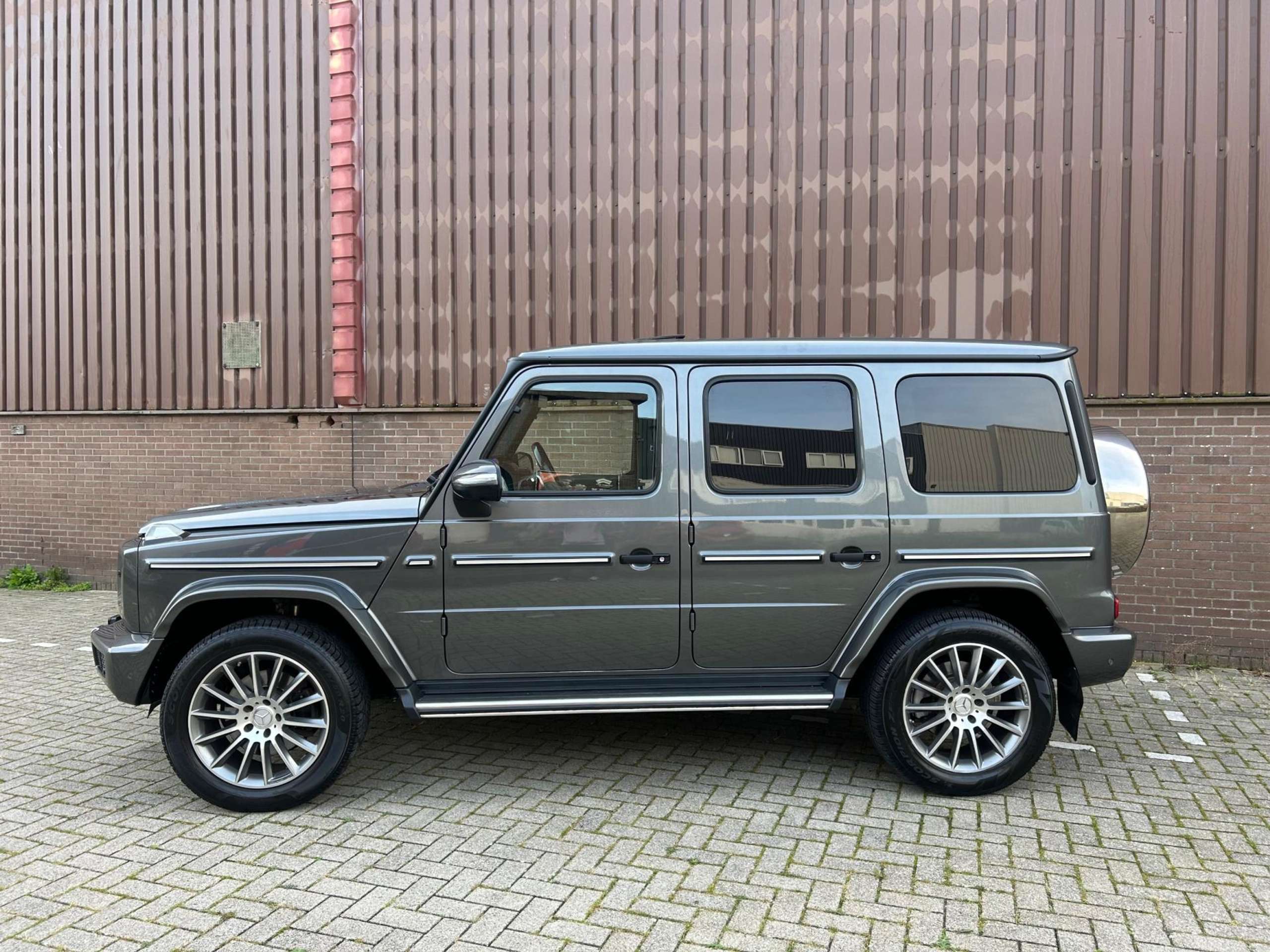 Mercedes-Benz - G 350