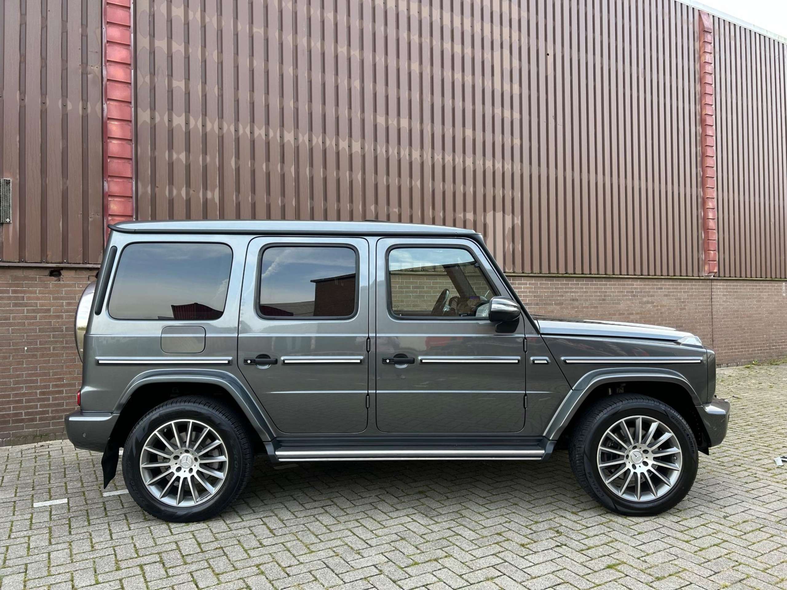 Mercedes-Benz - G 350