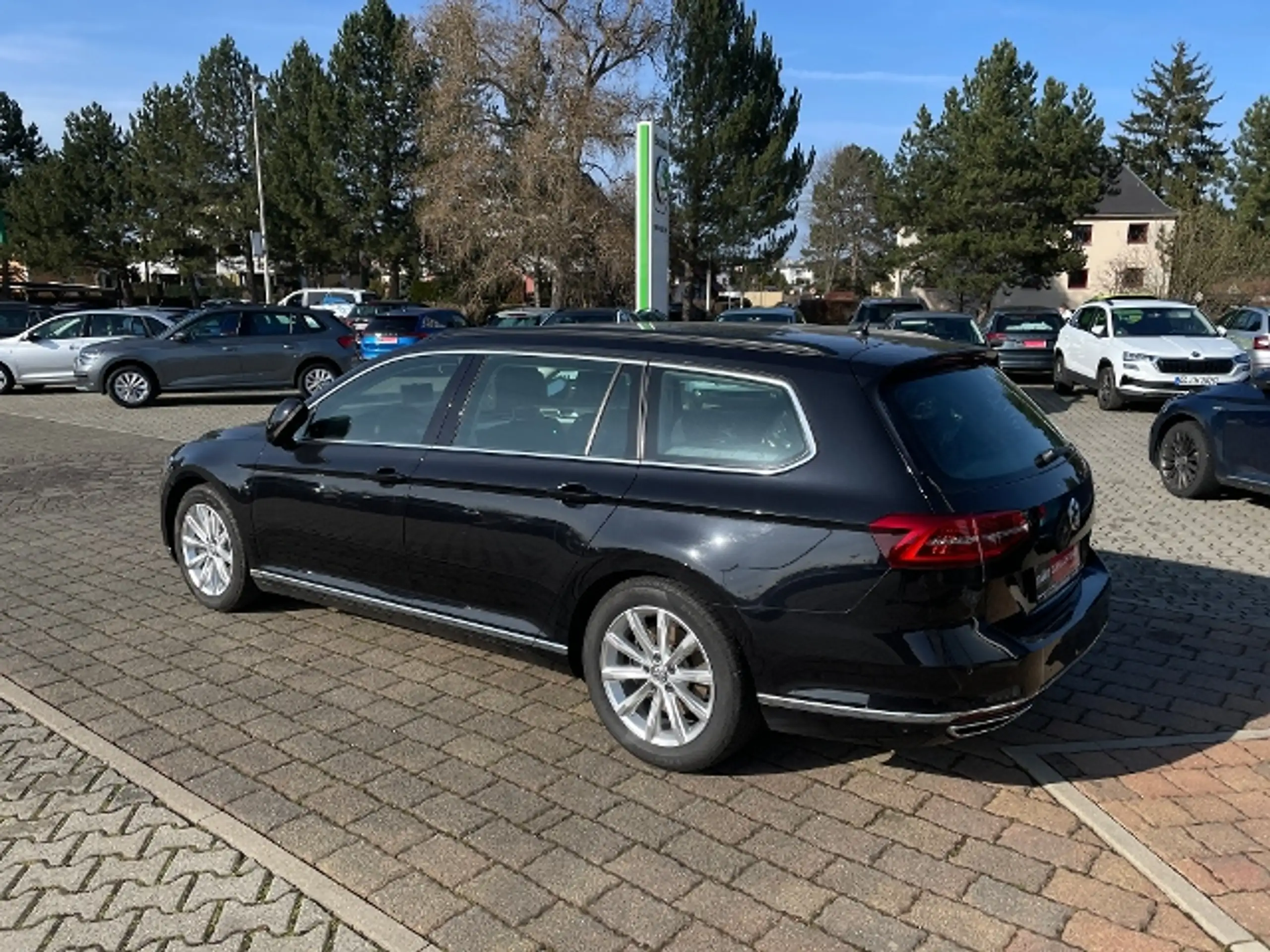 Volkswagen - Passat Variant