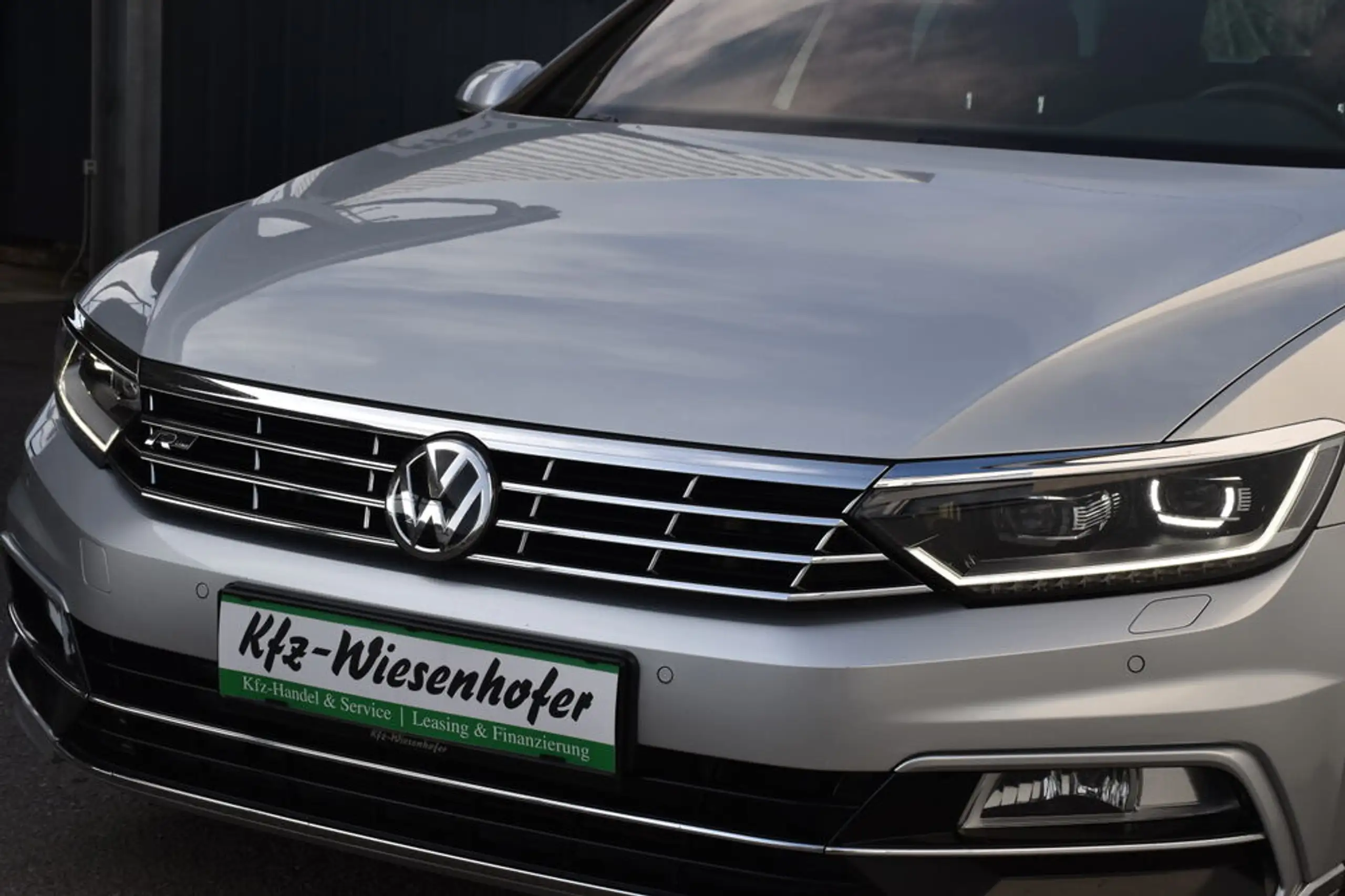 Volkswagen - Passat Variant