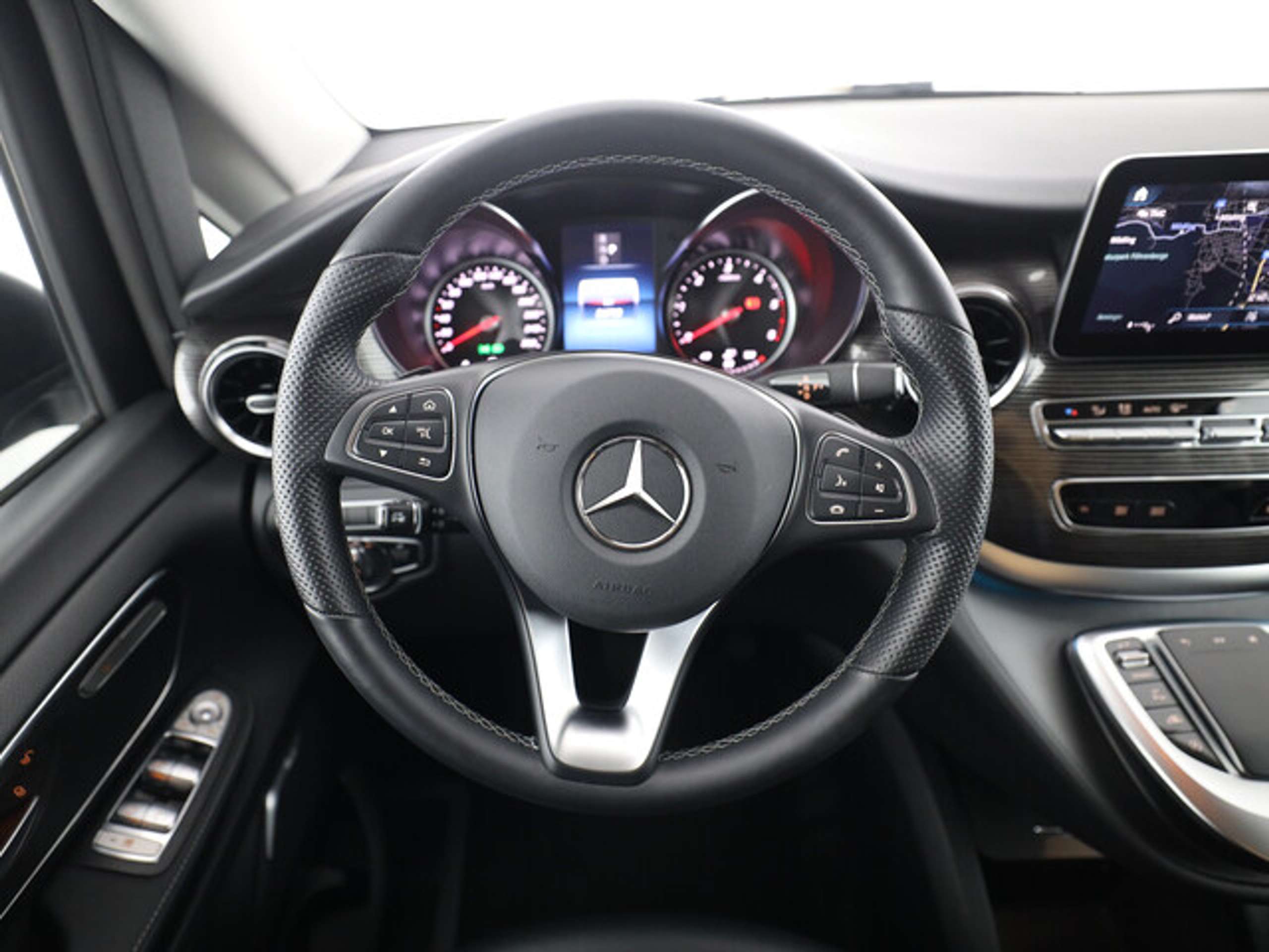 Mercedes-Benz - V 300