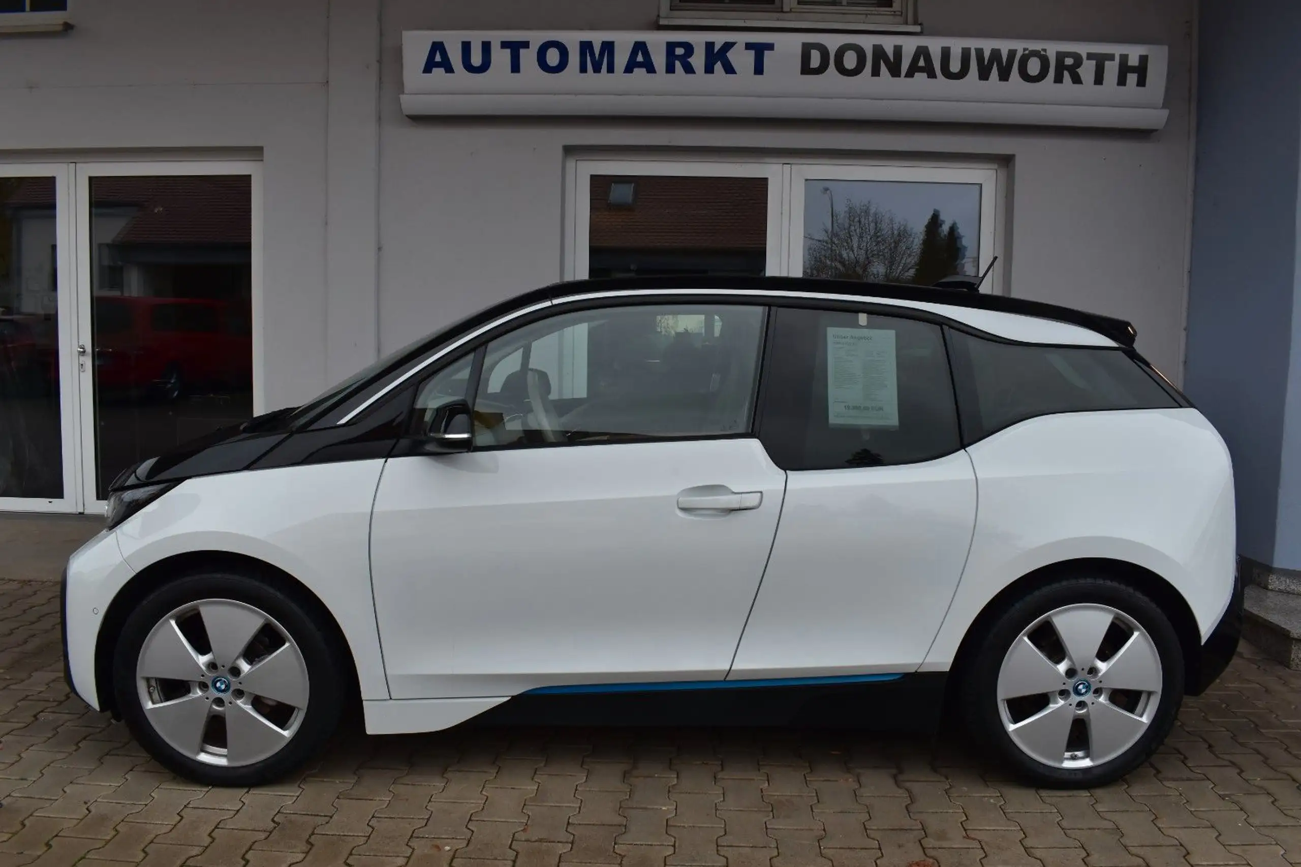 BMW - i3