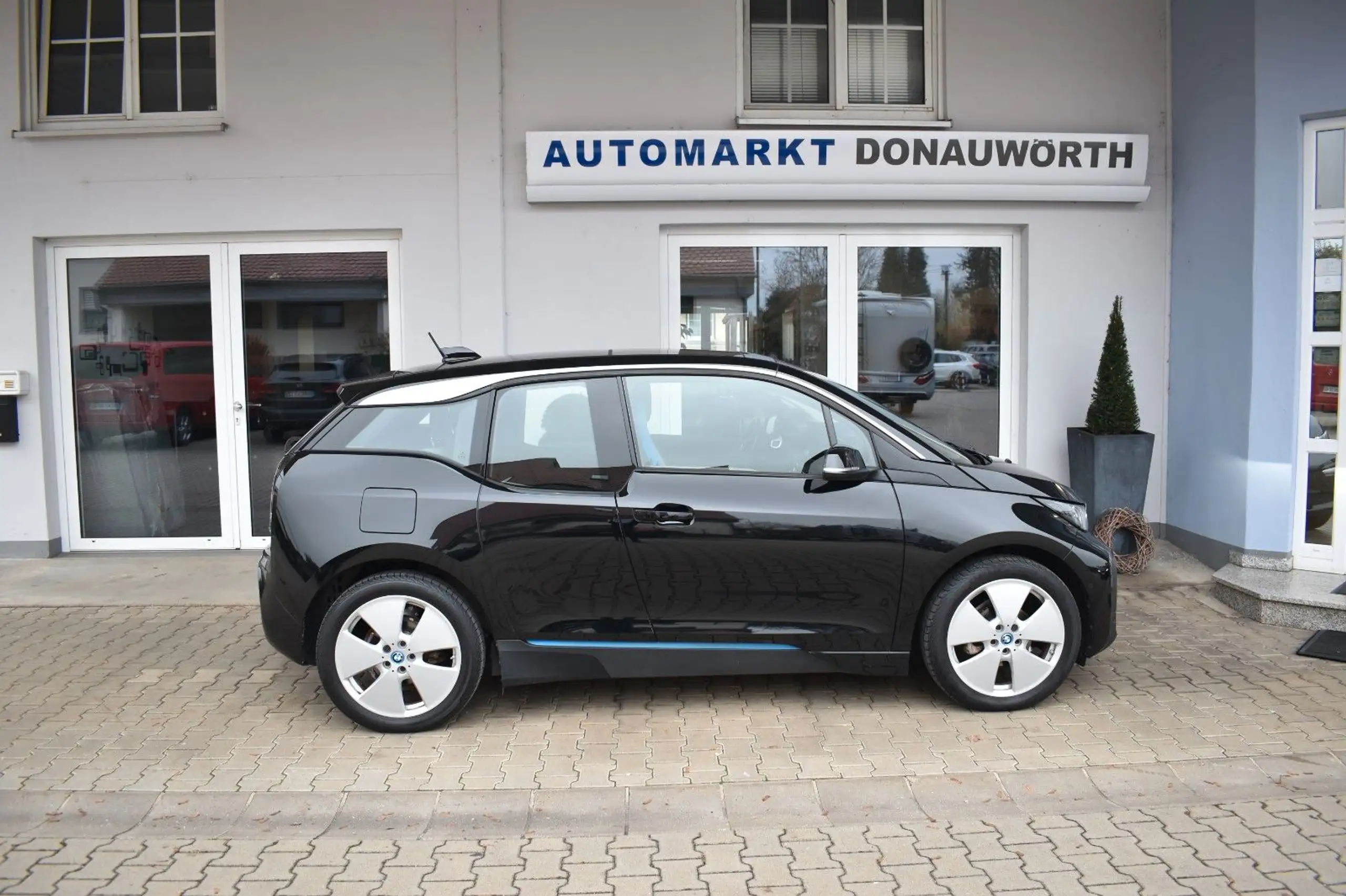 BMW - i3