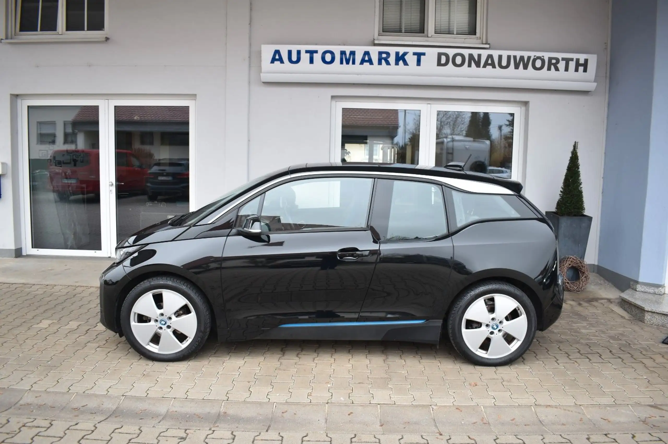 BMW - i3