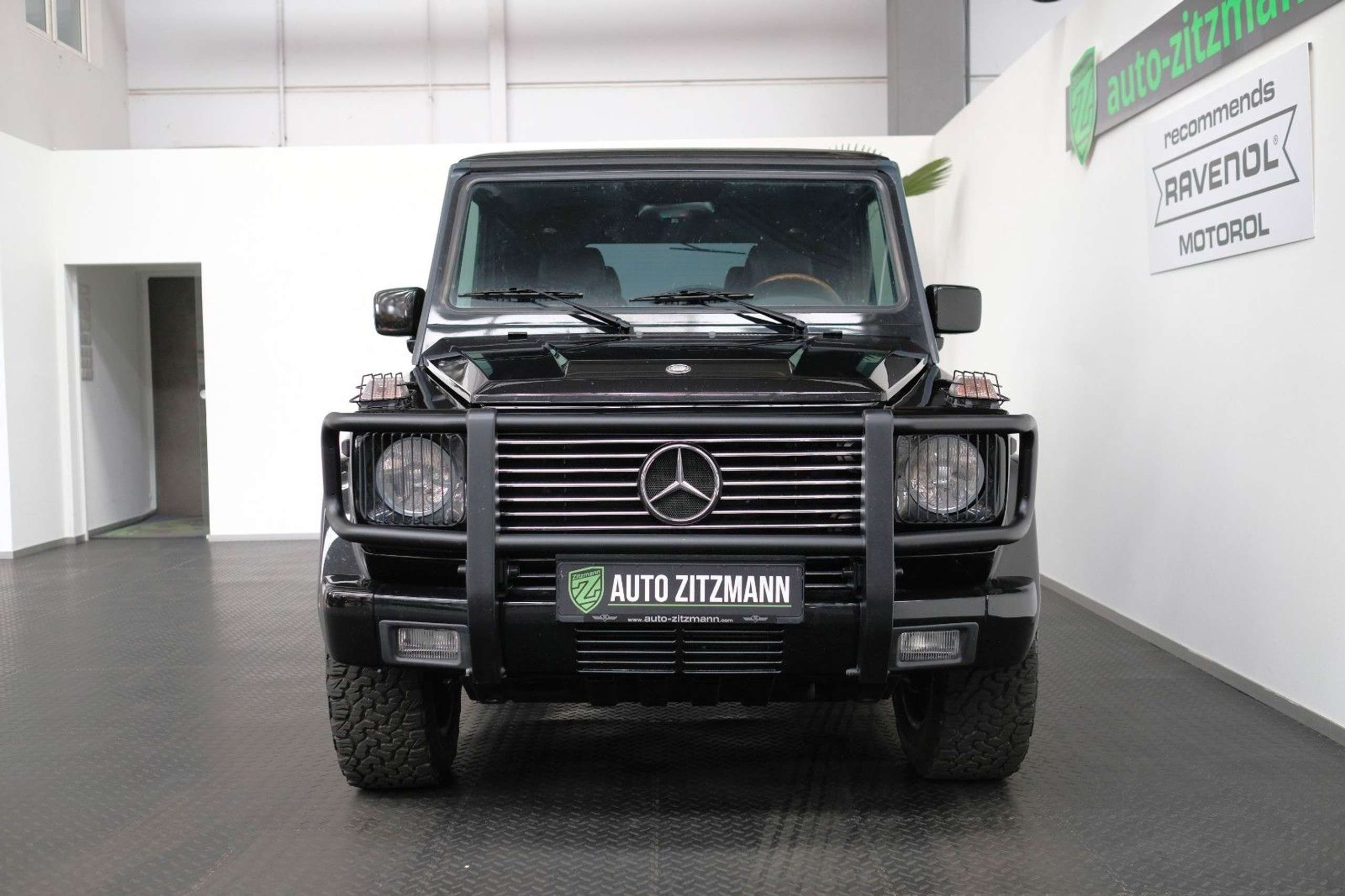 Mercedes-Benz - G 500