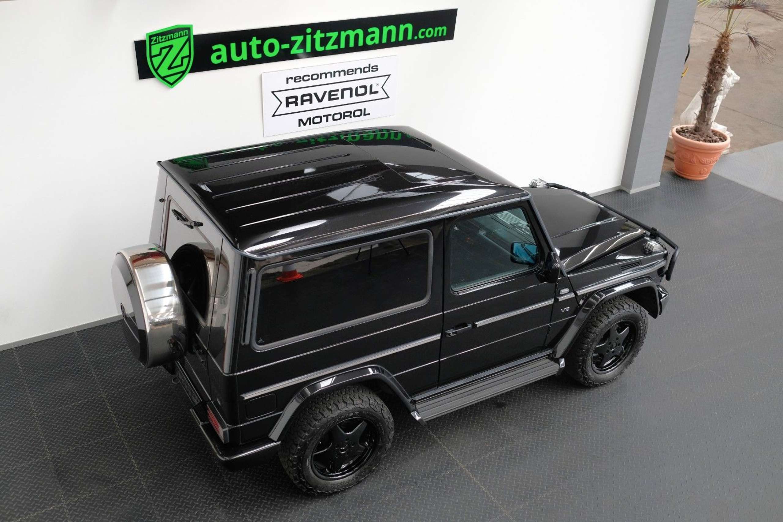 Mercedes-Benz - G 500