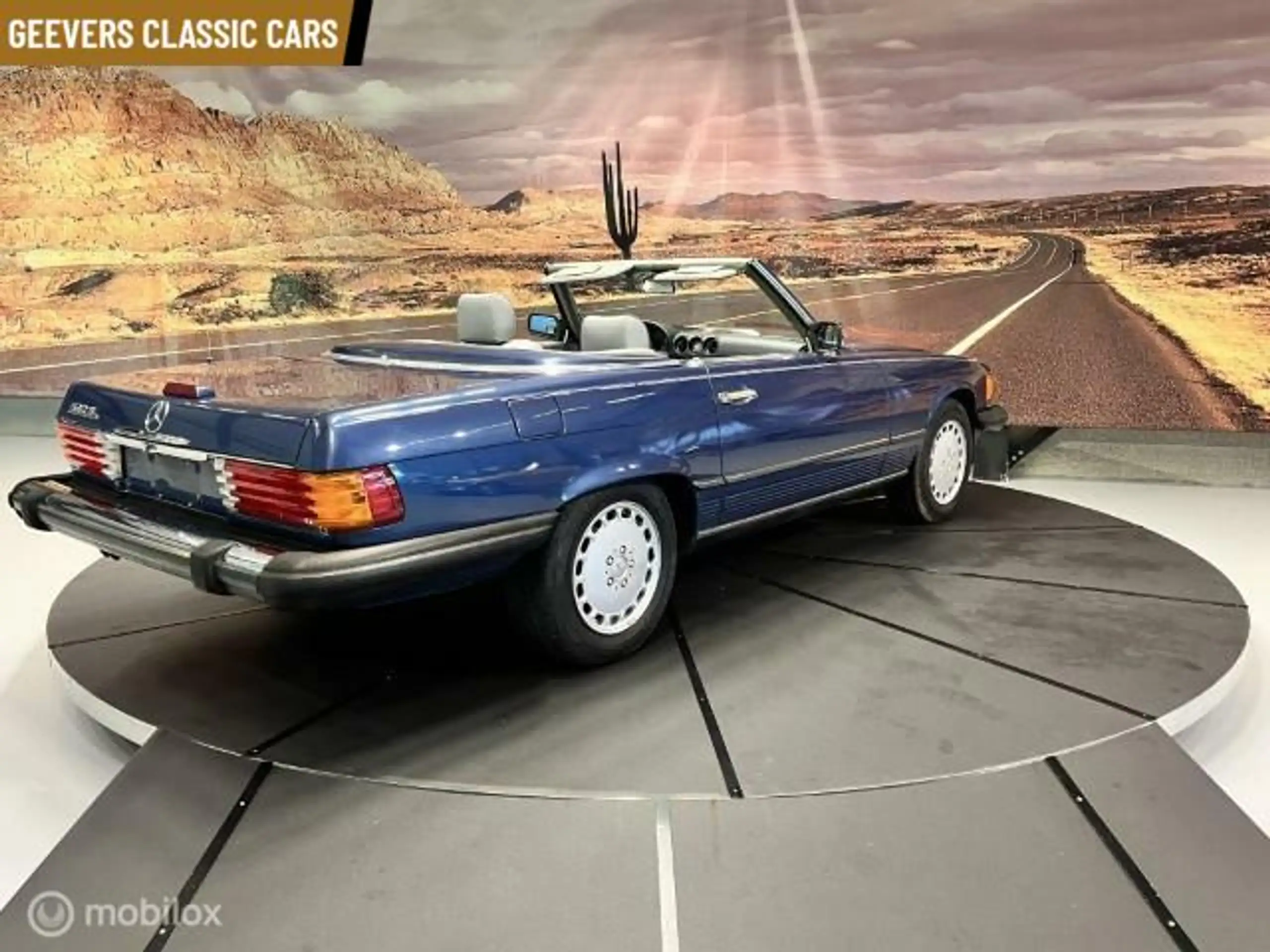 Mercedes-Benz - SL 560