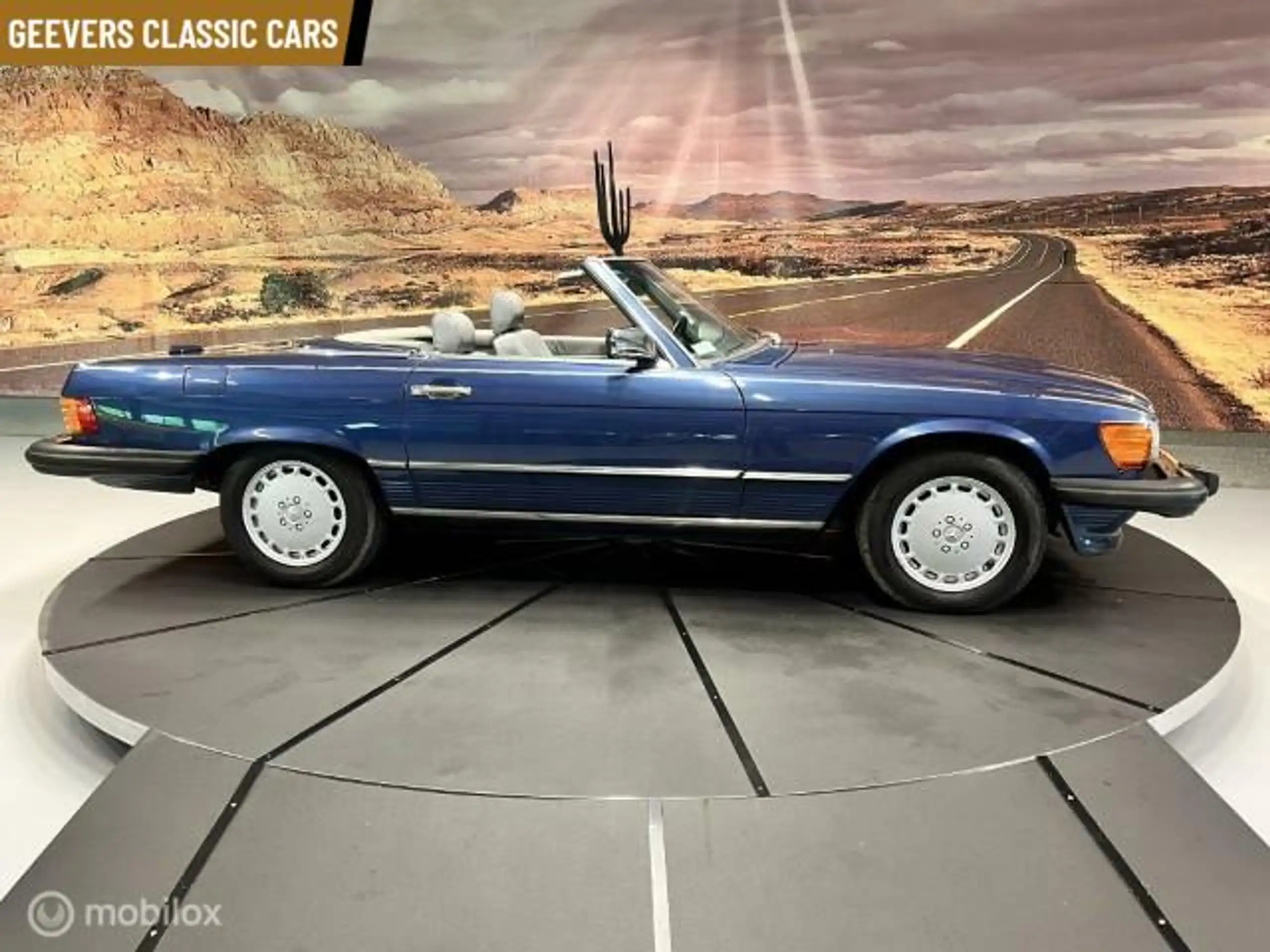 Mercedes-Benz - SL 560