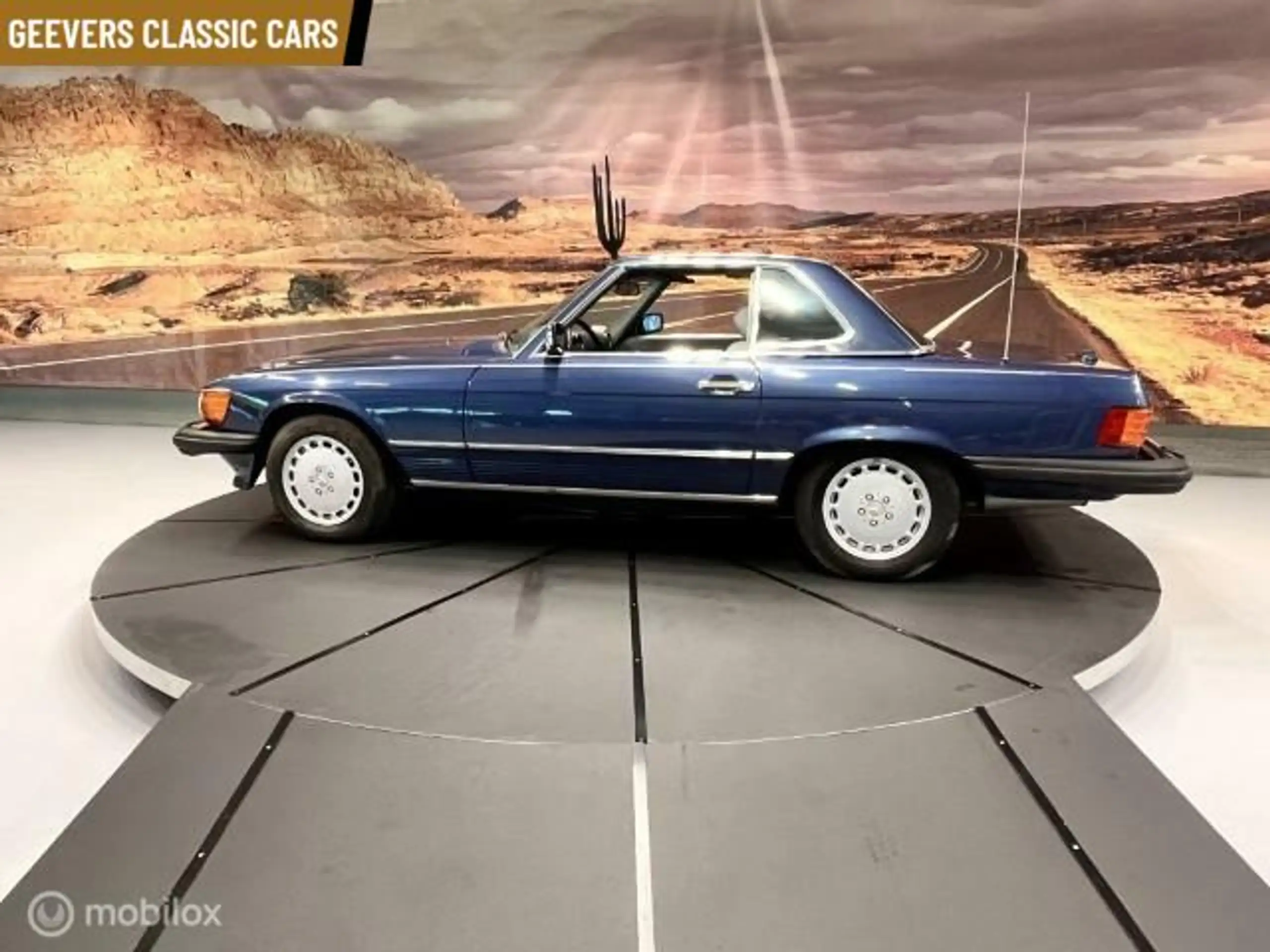 Mercedes-Benz - SL 560