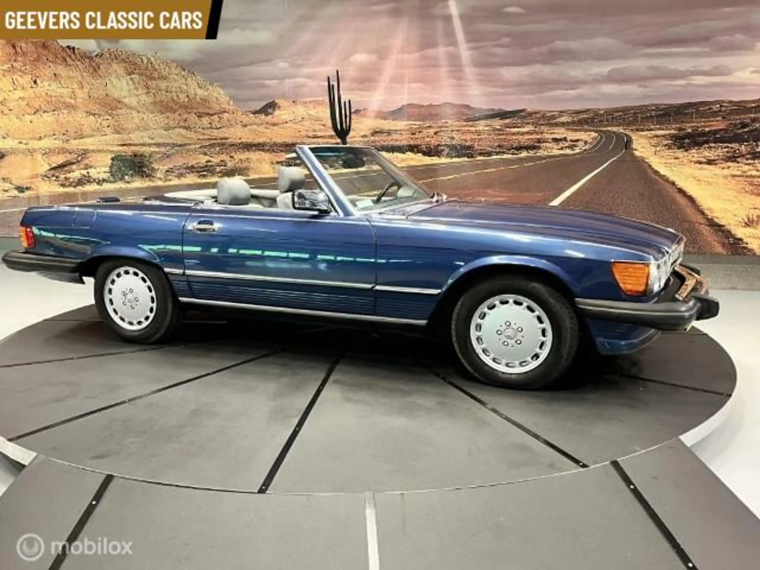 Mercedes-Benz - SL 560