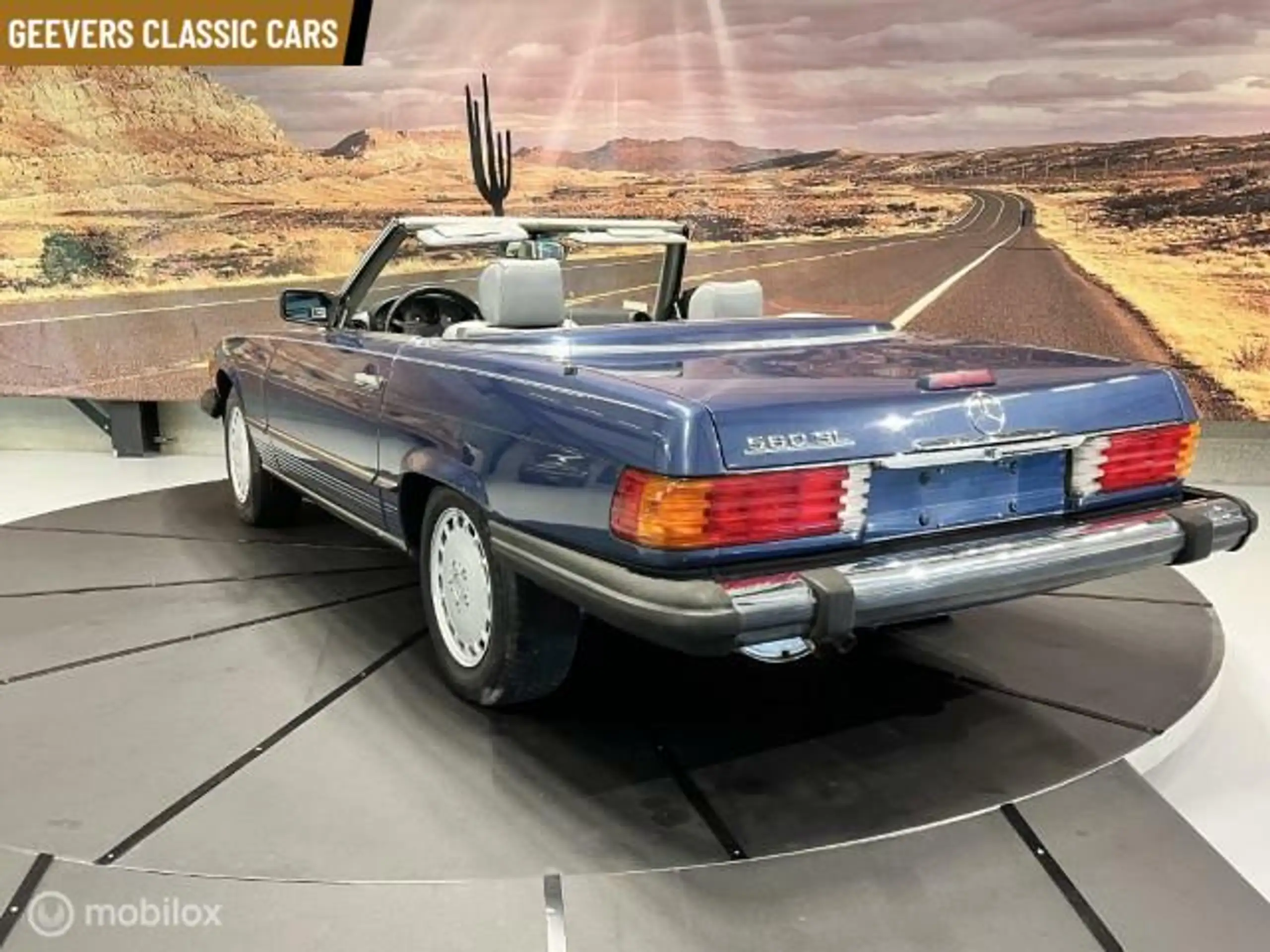 Mercedes-Benz - SL 560