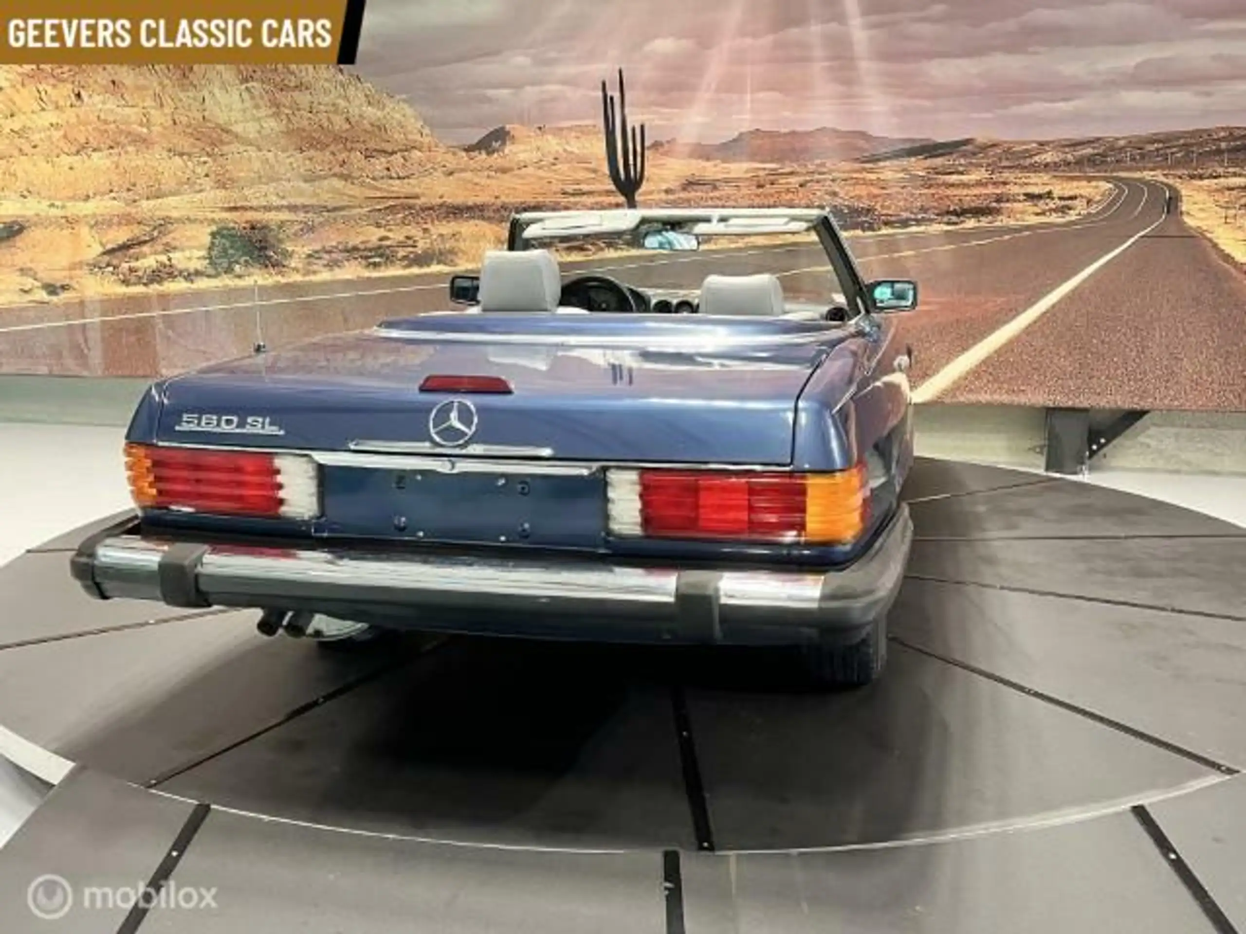 Mercedes-Benz - SL 560