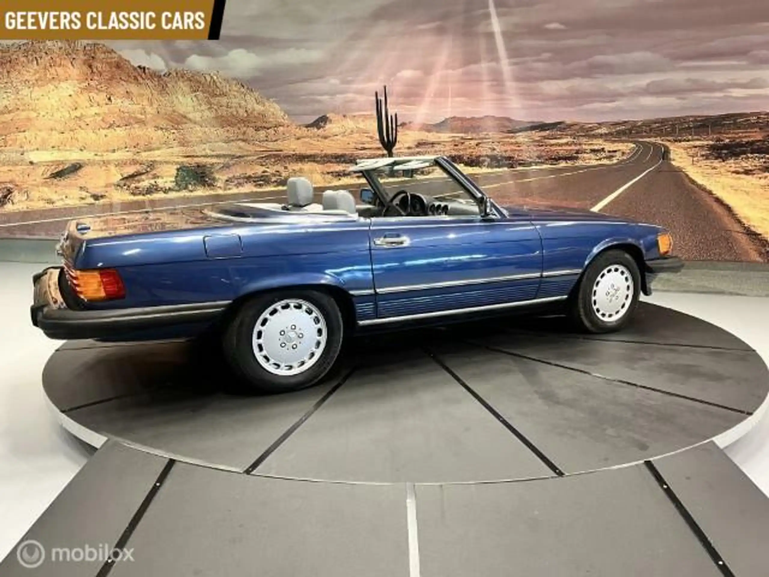 Mercedes-Benz - SL 560