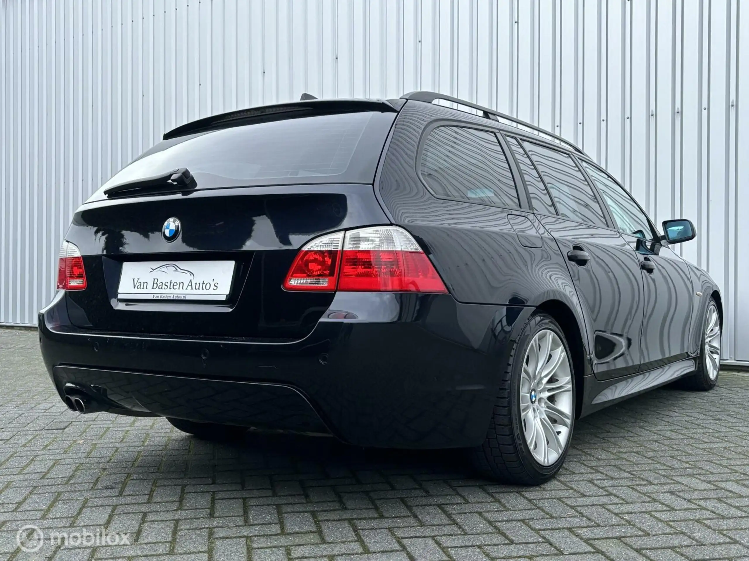 BMW - 545