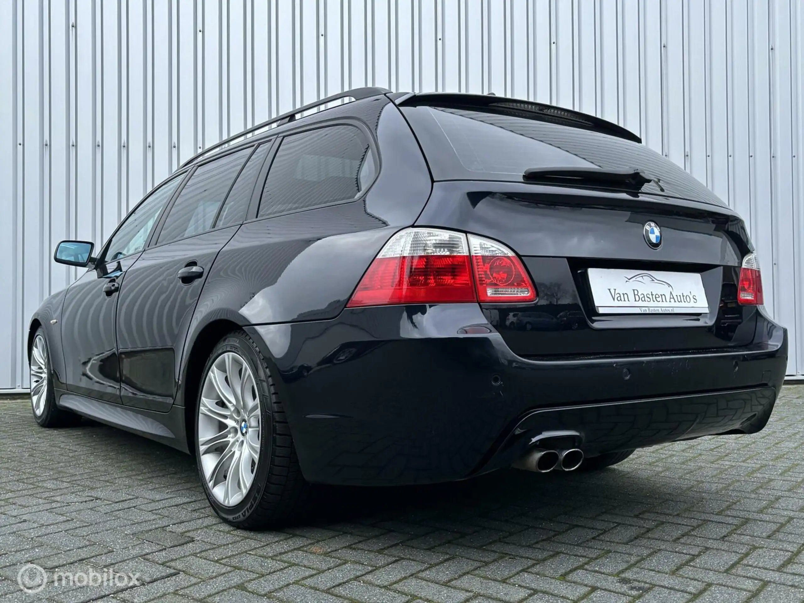 BMW - 545