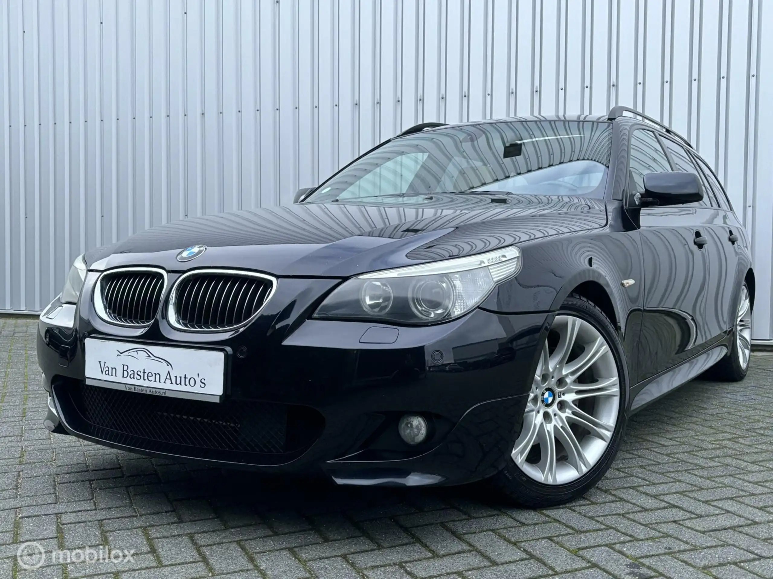 BMW - 545