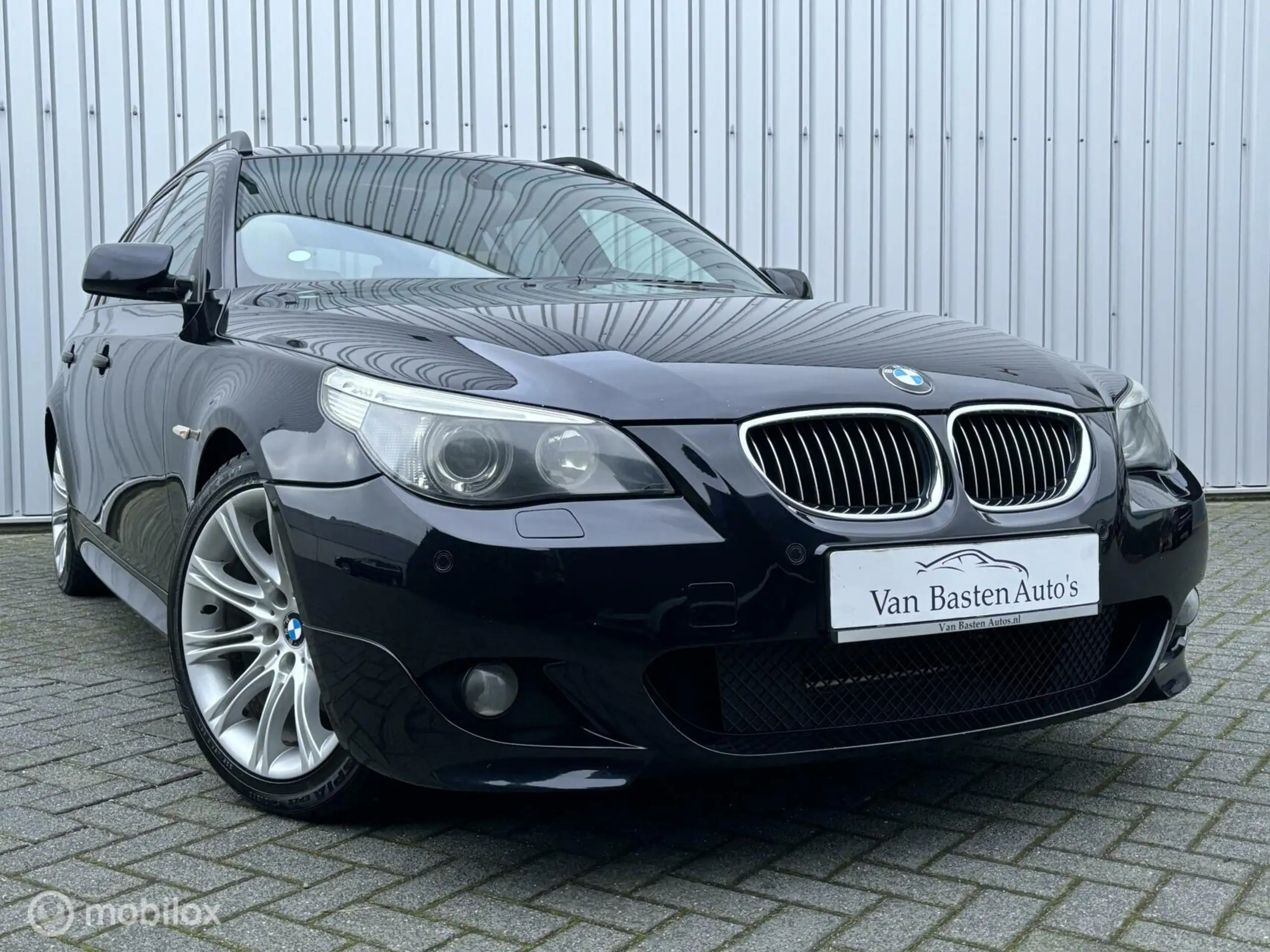 BMW - 545