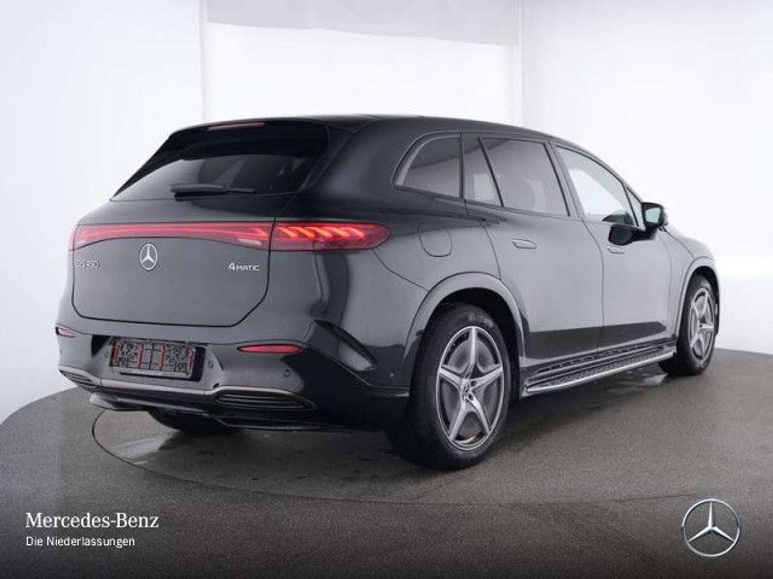 Mercedes-Benz - EQS SUV