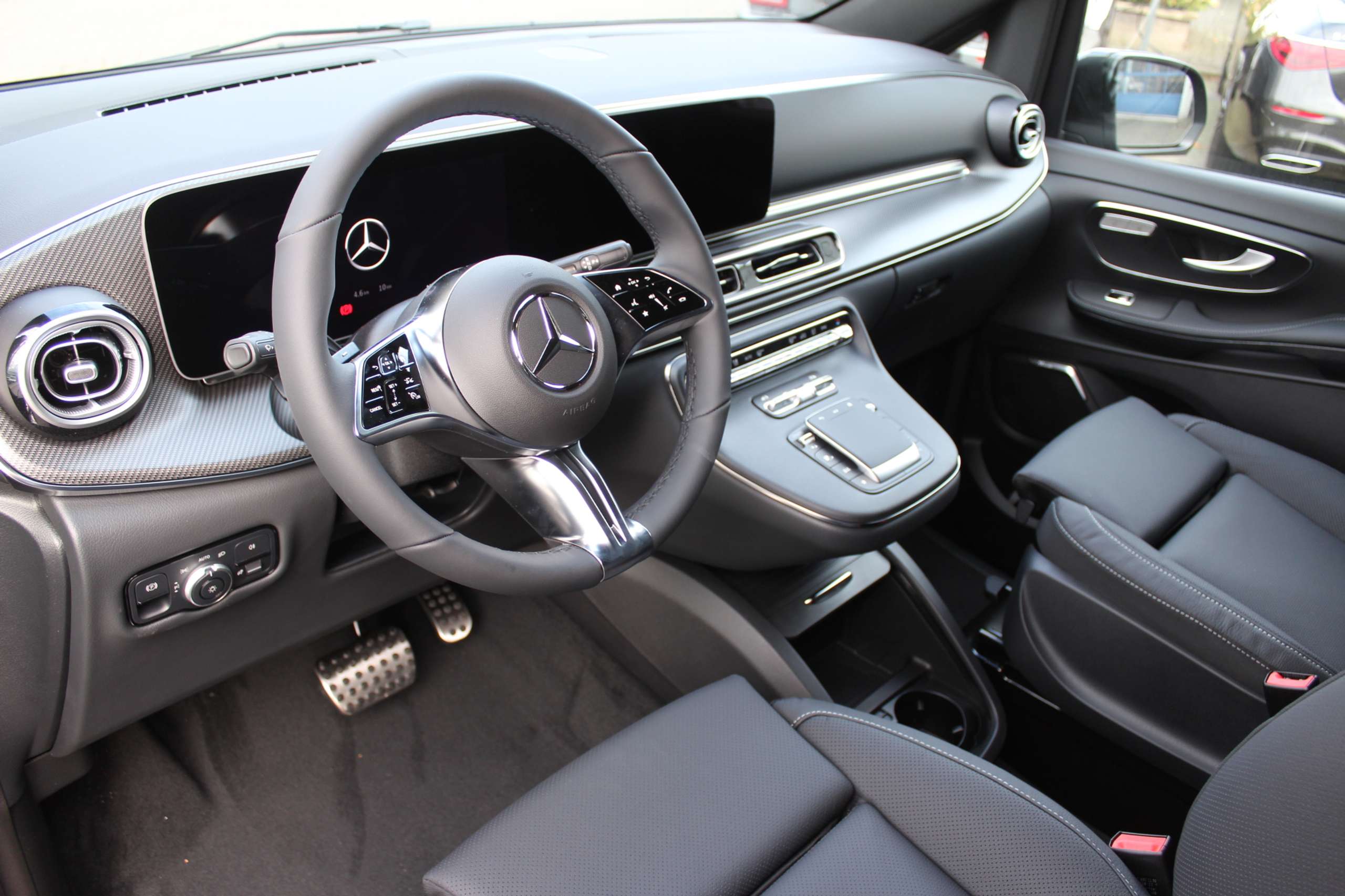 Mercedes-Benz - V 300