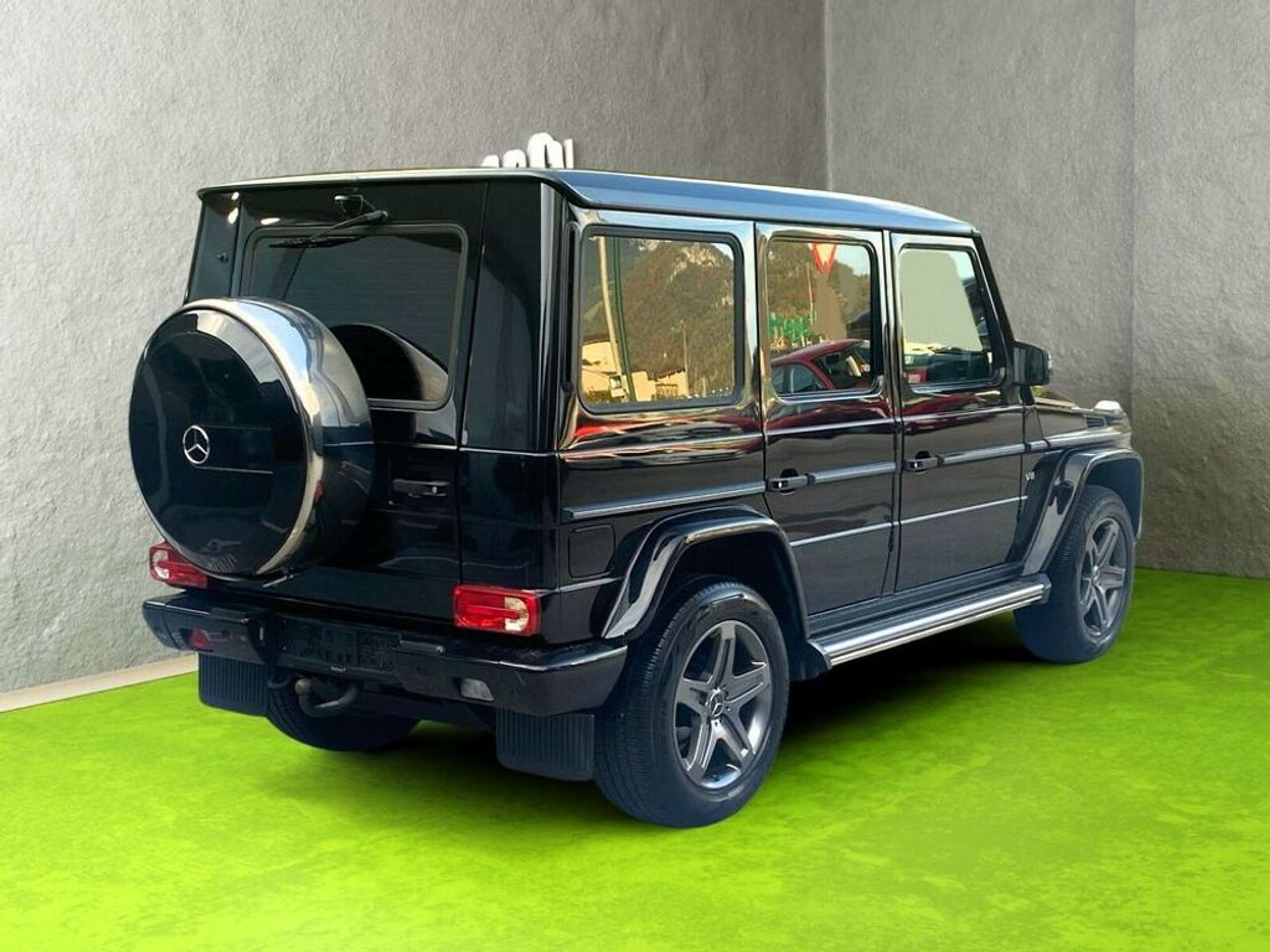 Mercedes-Benz - G 500