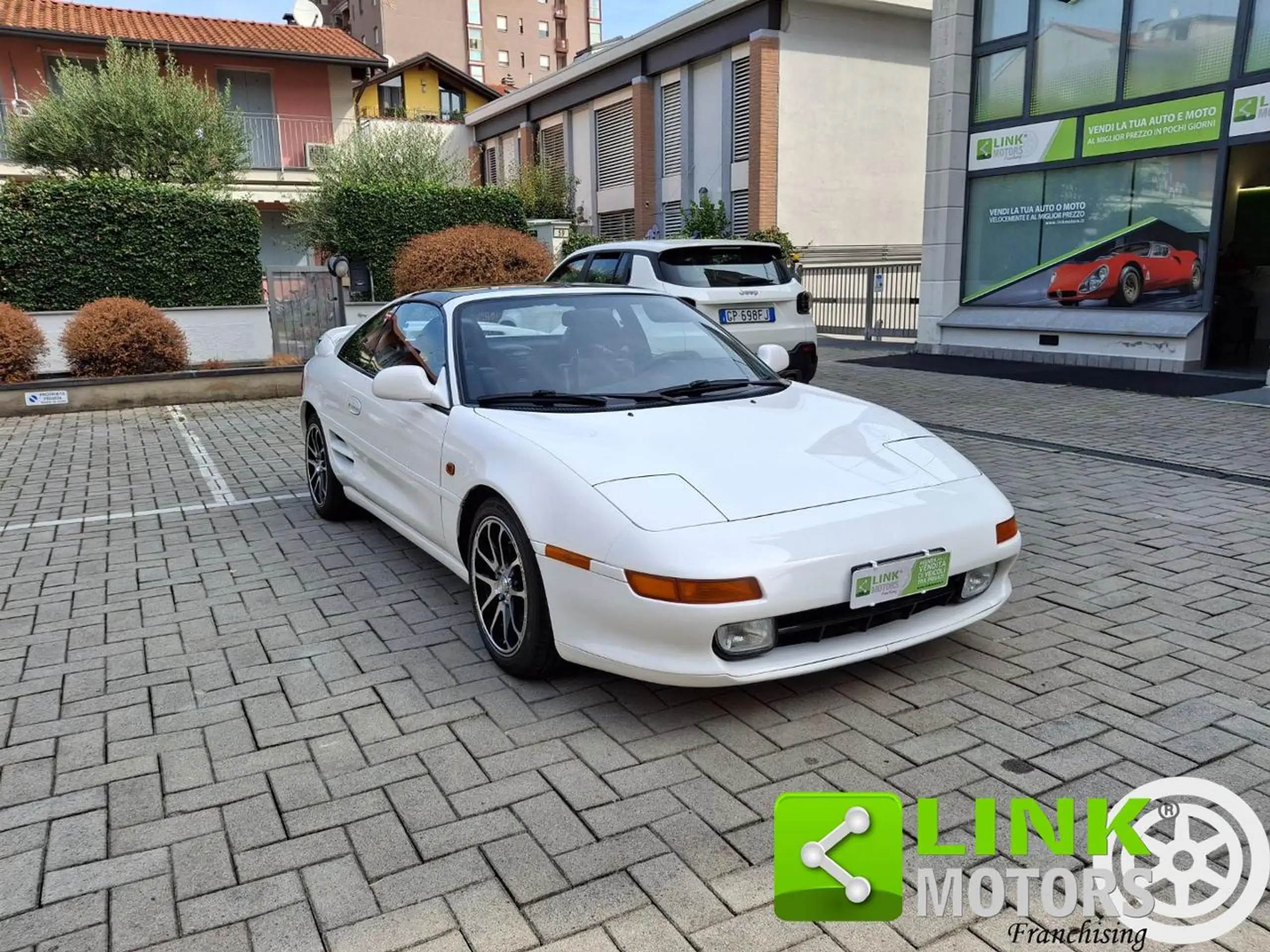 Toyota - MR 2