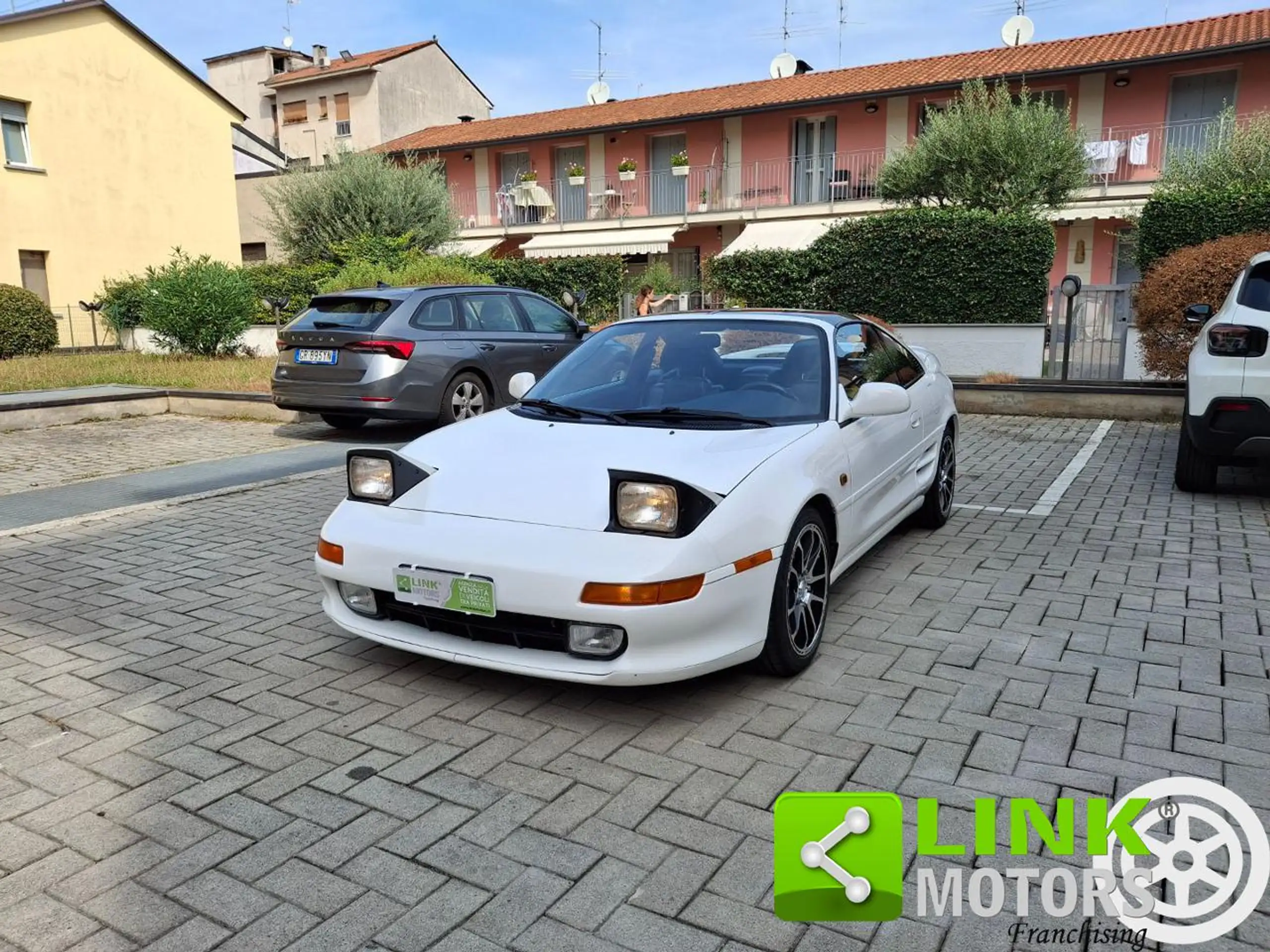 Toyota - MR 2