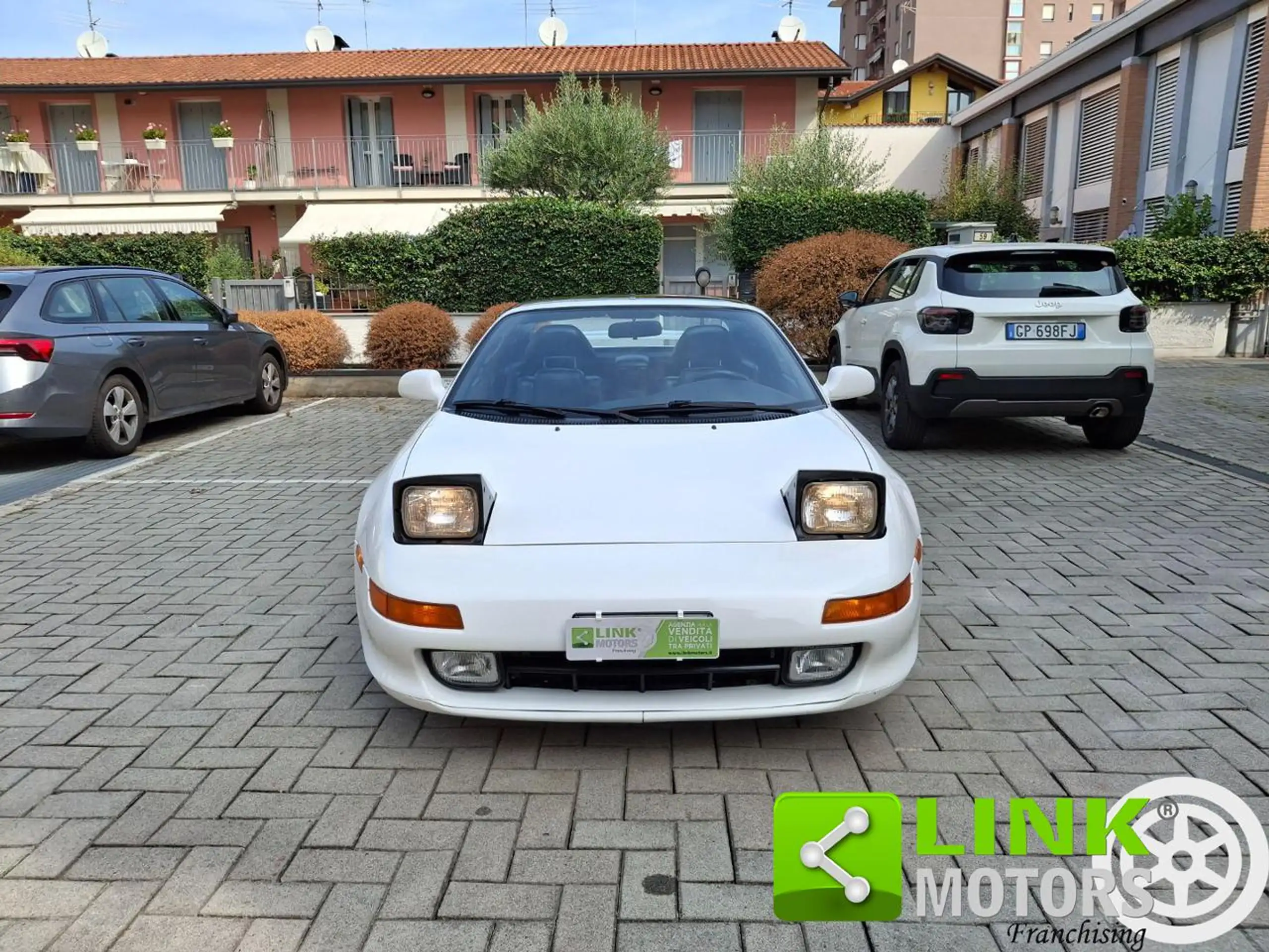 Toyota - MR 2