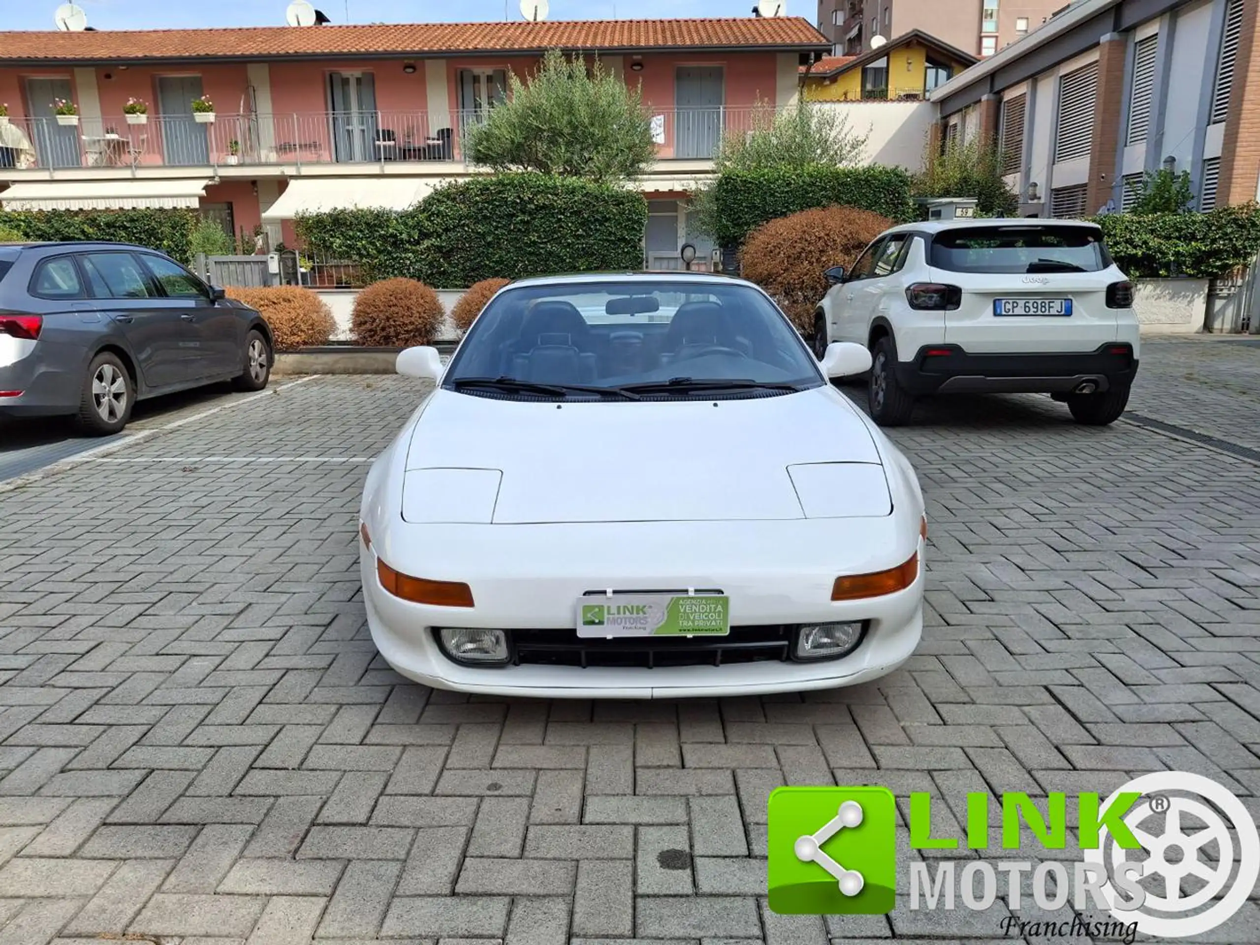 Toyota - MR 2