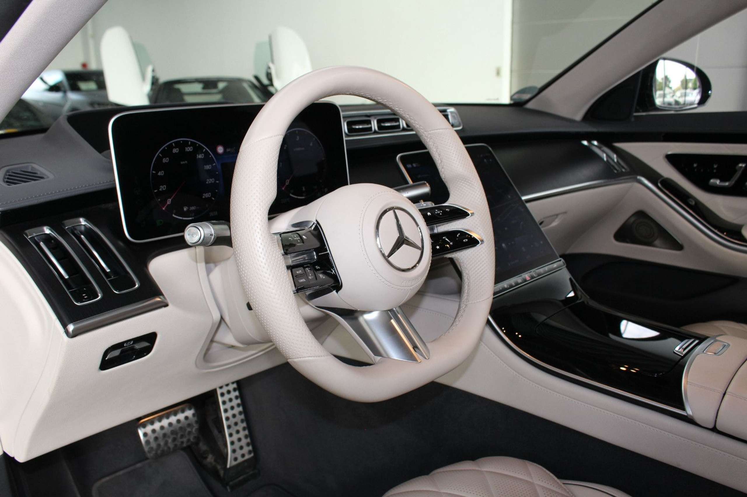 Mercedes-Benz - S 400