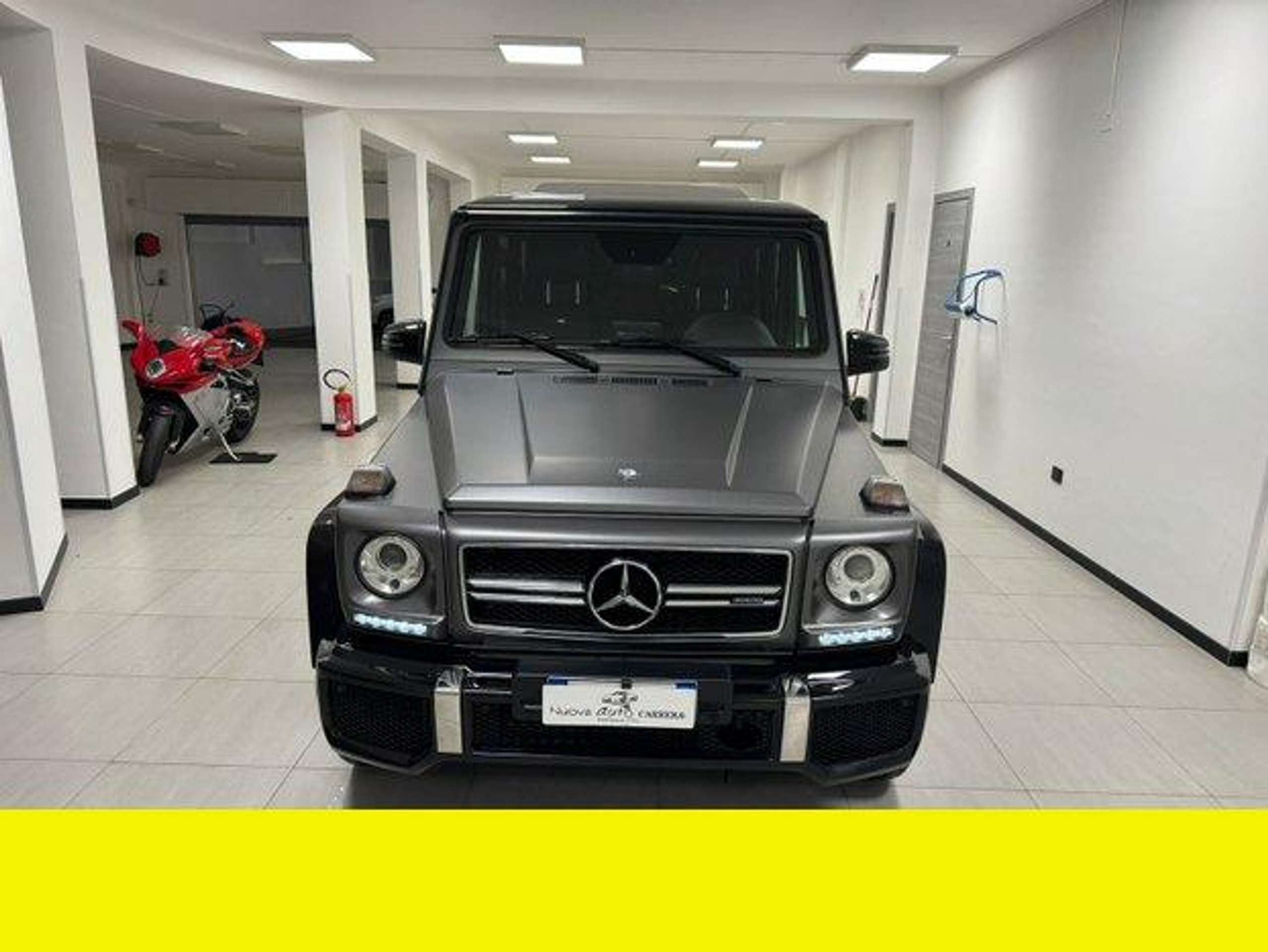 Mercedes-Benz - G