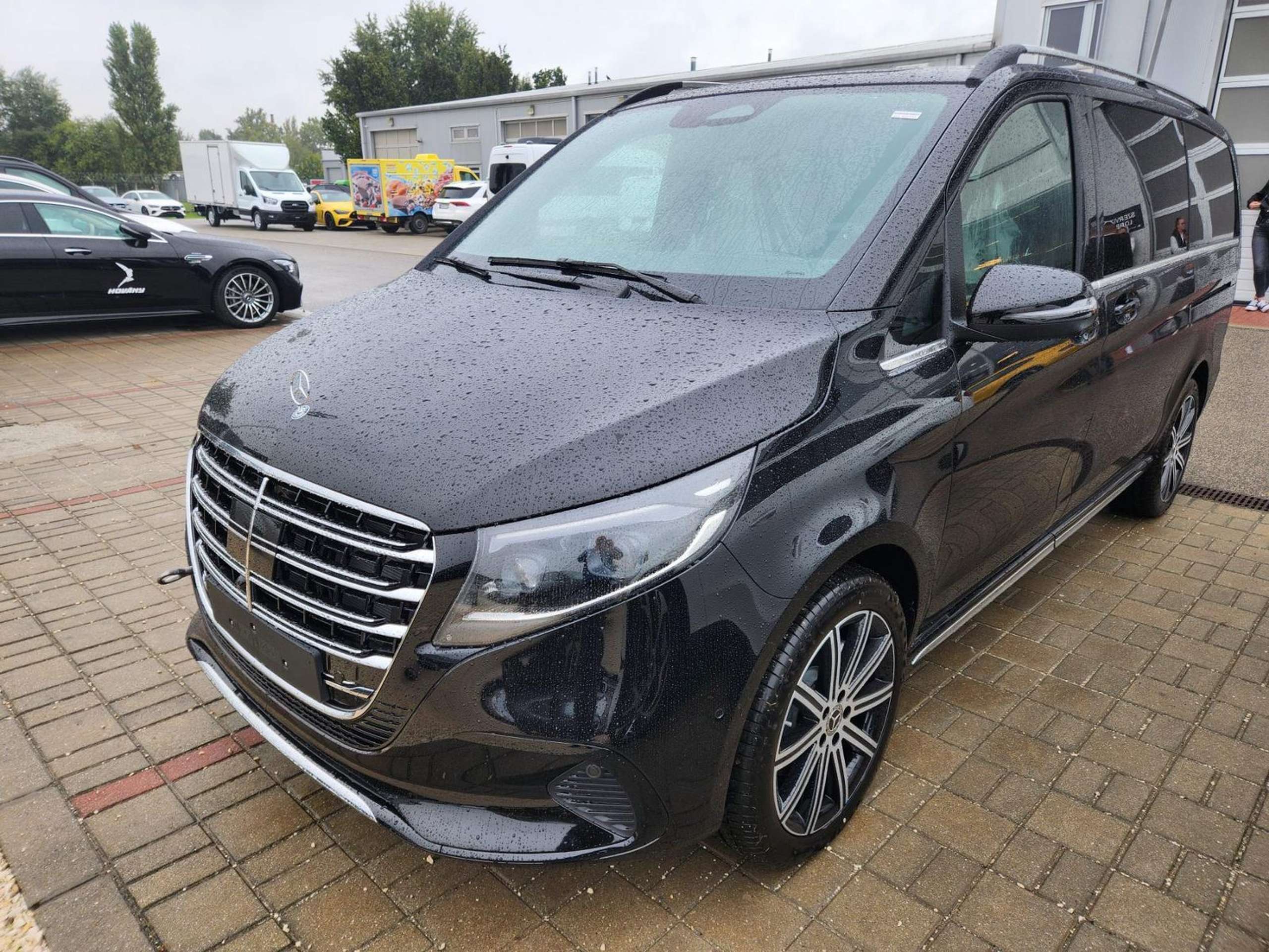 Mercedes-Benz - V