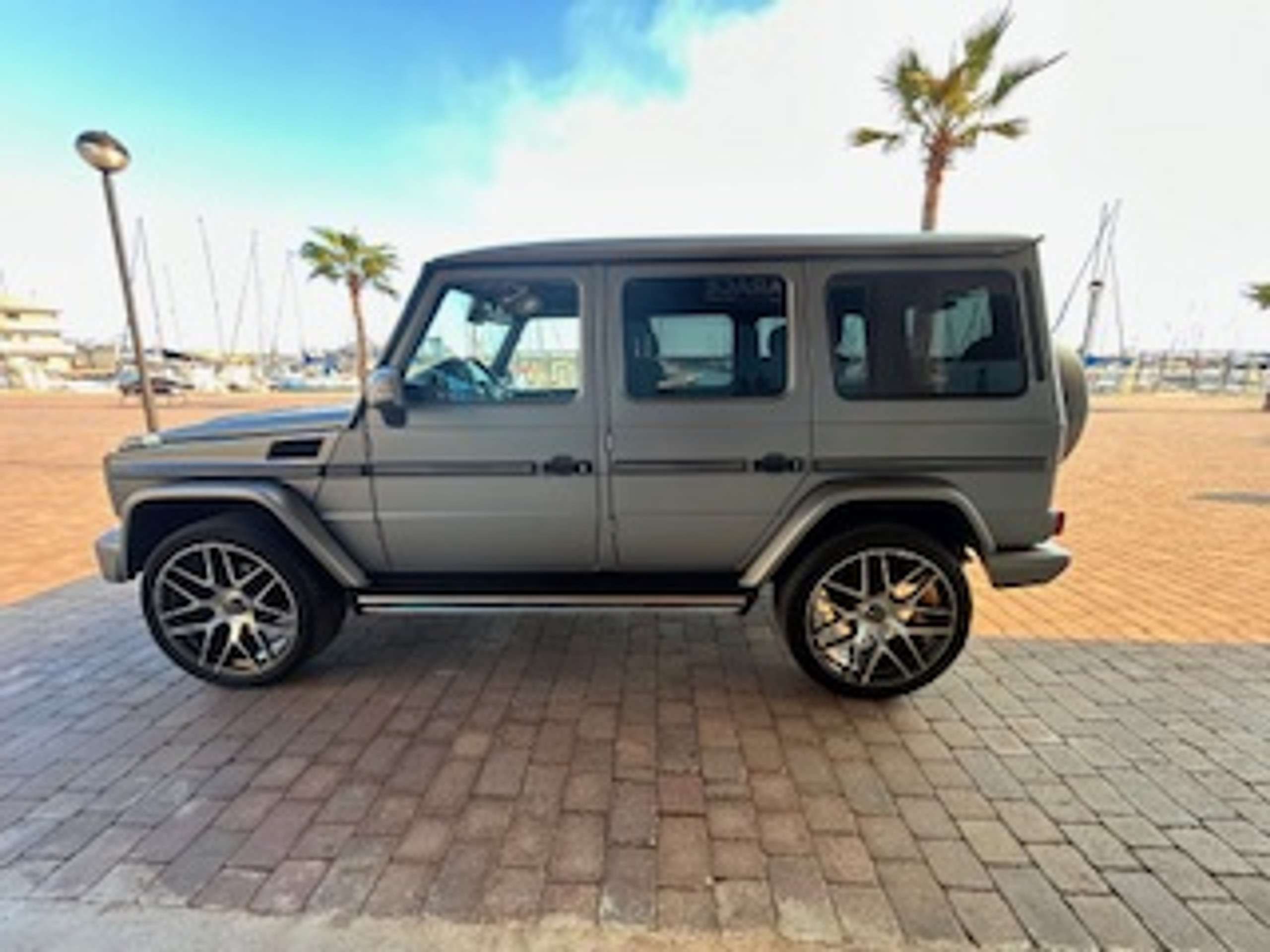 Mercedes-Benz - G 350