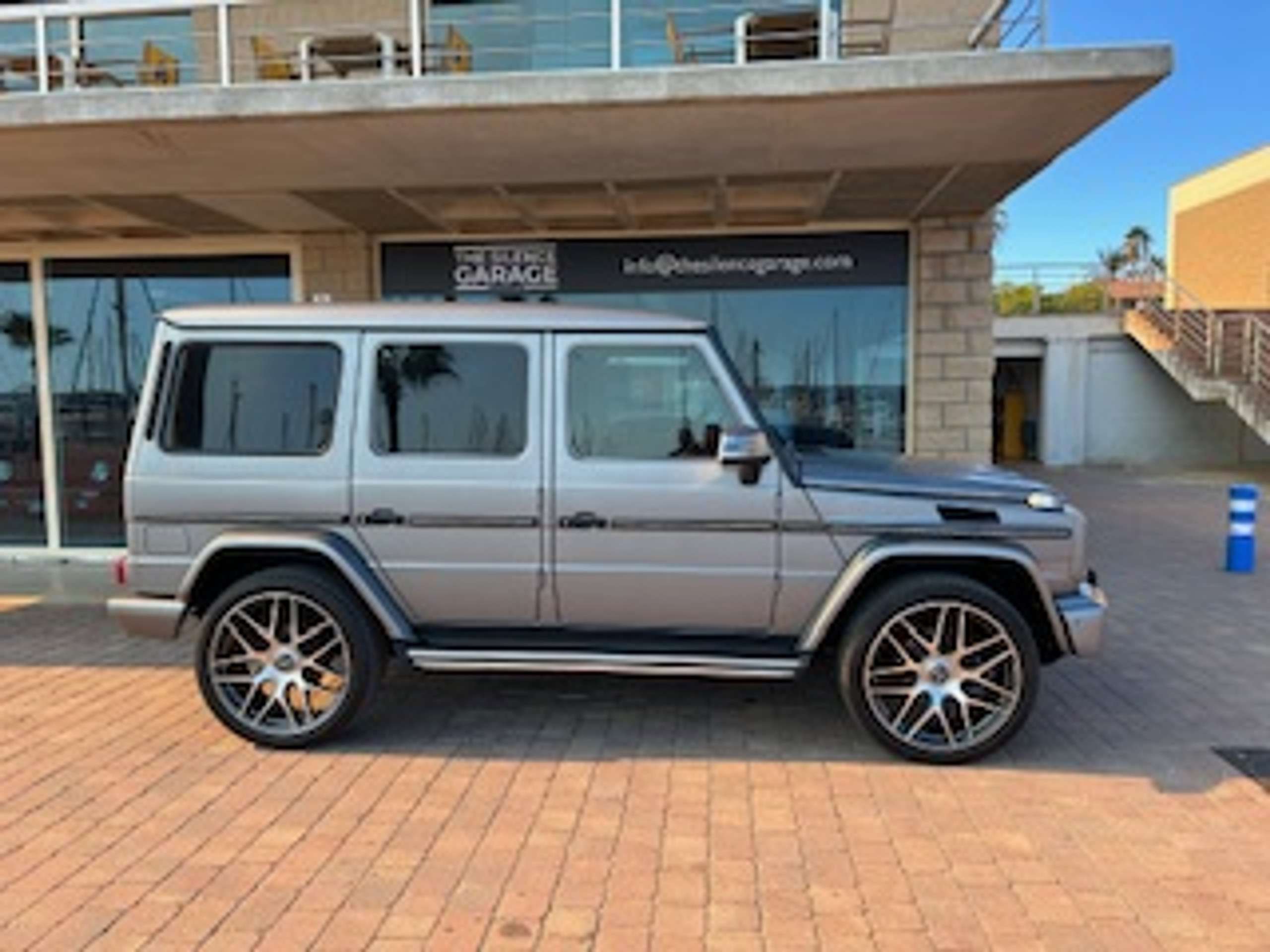 Mercedes-Benz - G 350