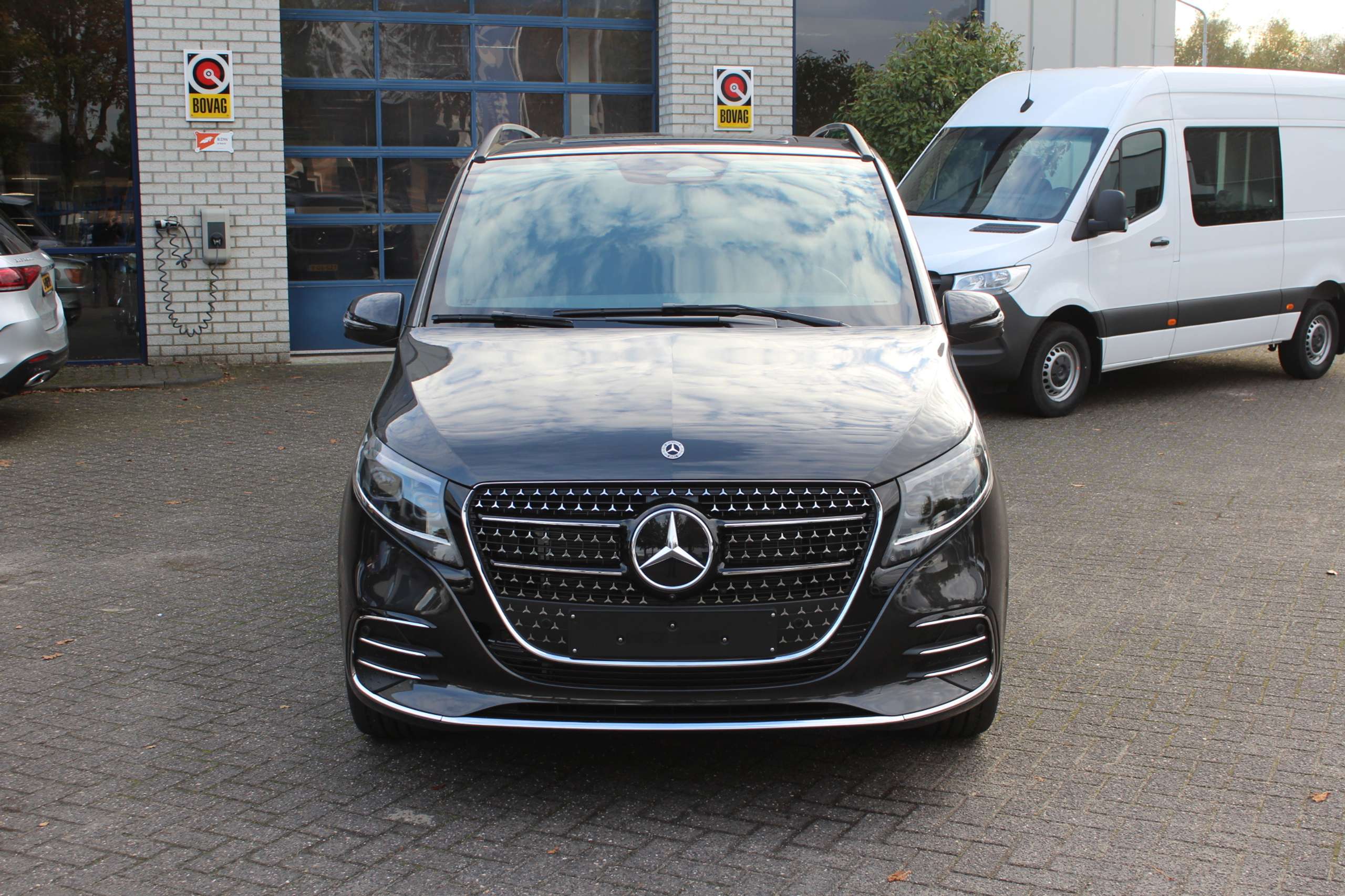 Mercedes-Benz - V 300