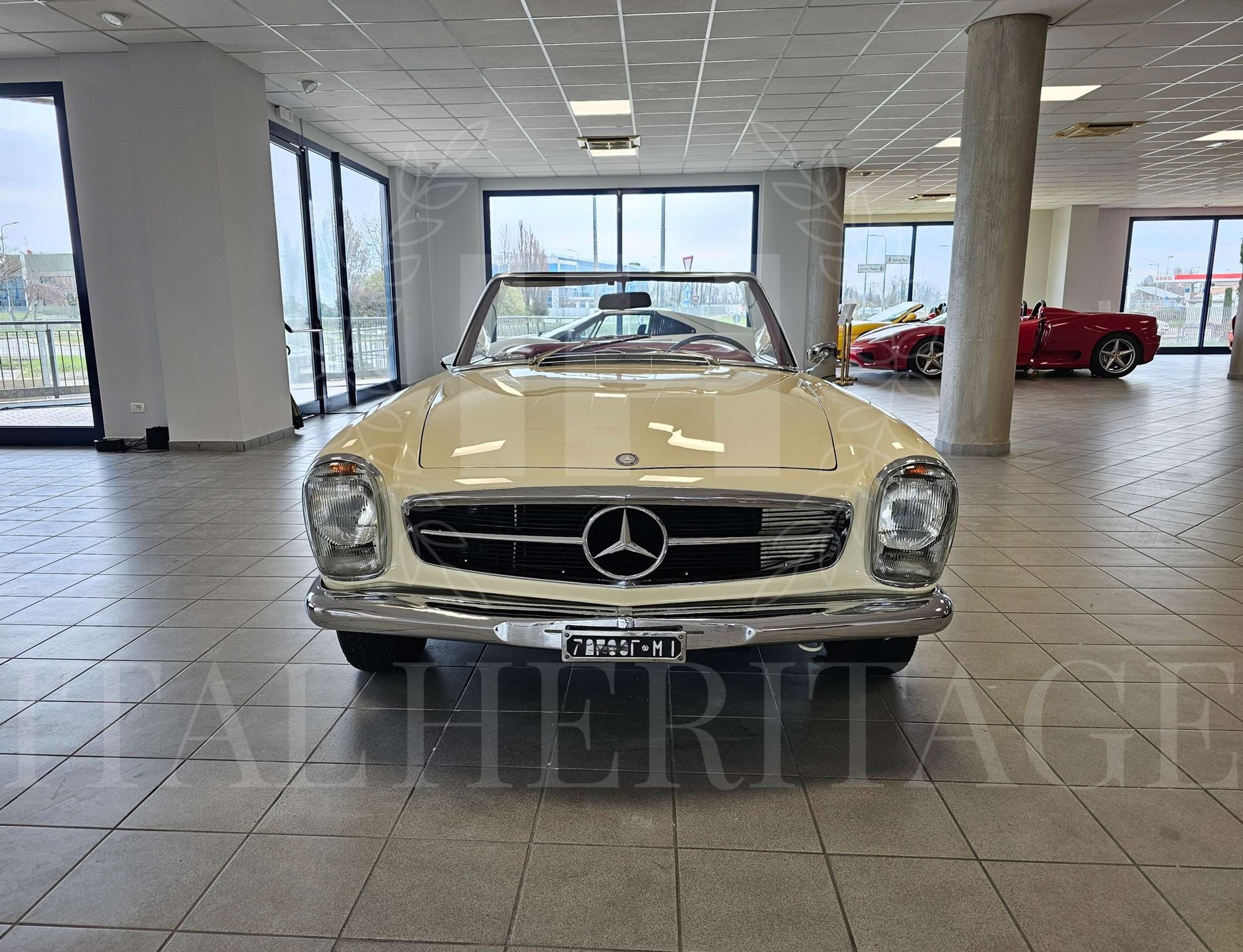 Mercedes-Benz - SL 230