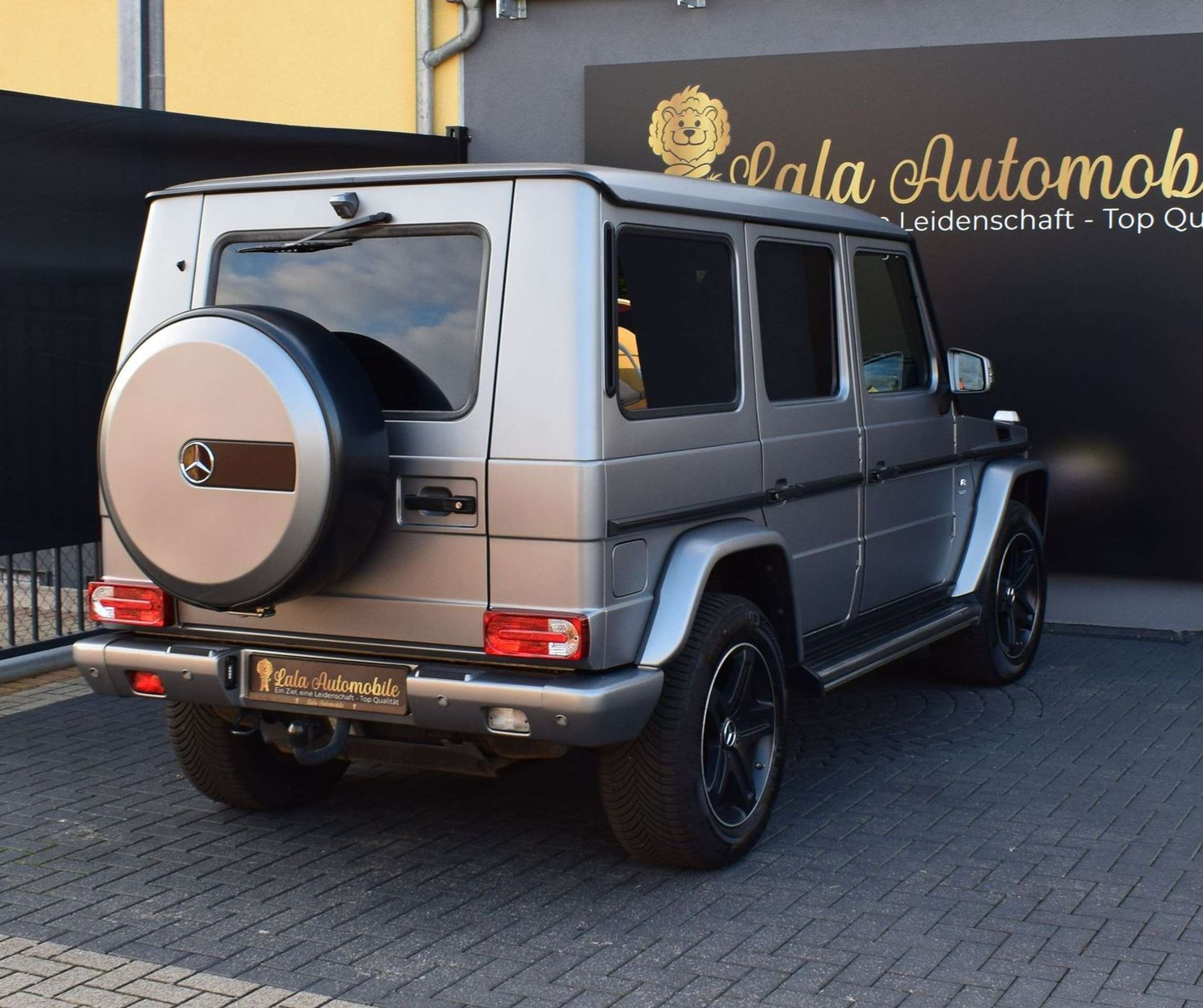 Mercedes-Benz - G 500