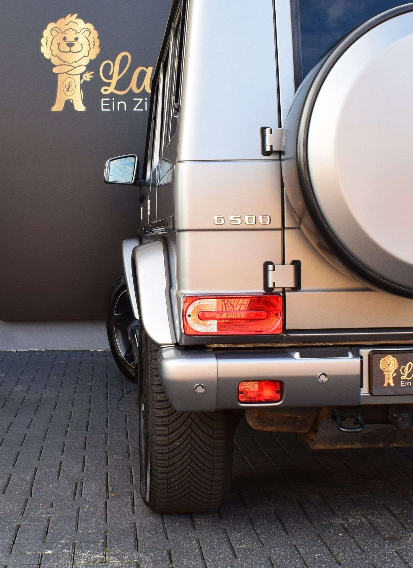 Mercedes-Benz - G 500