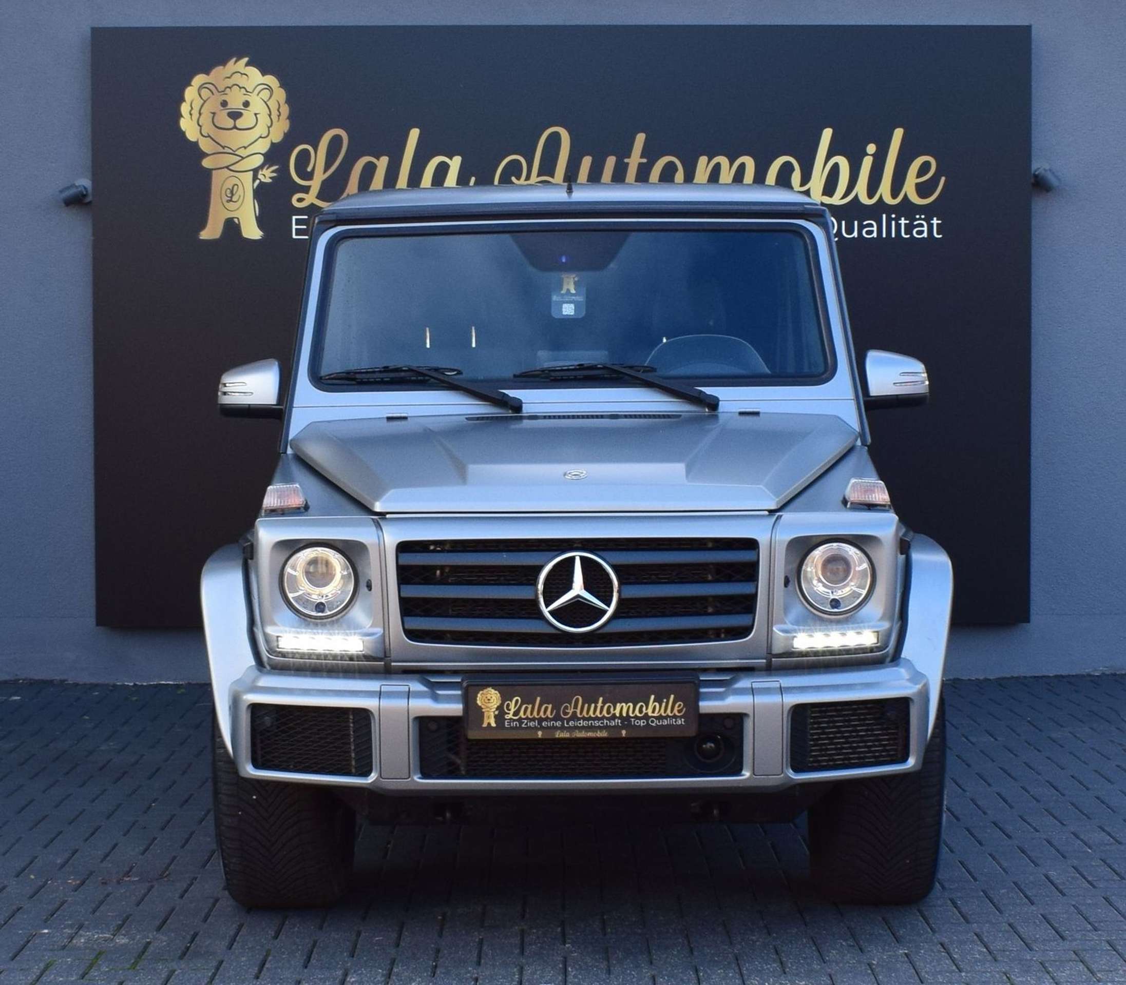 Mercedes-Benz - G 500